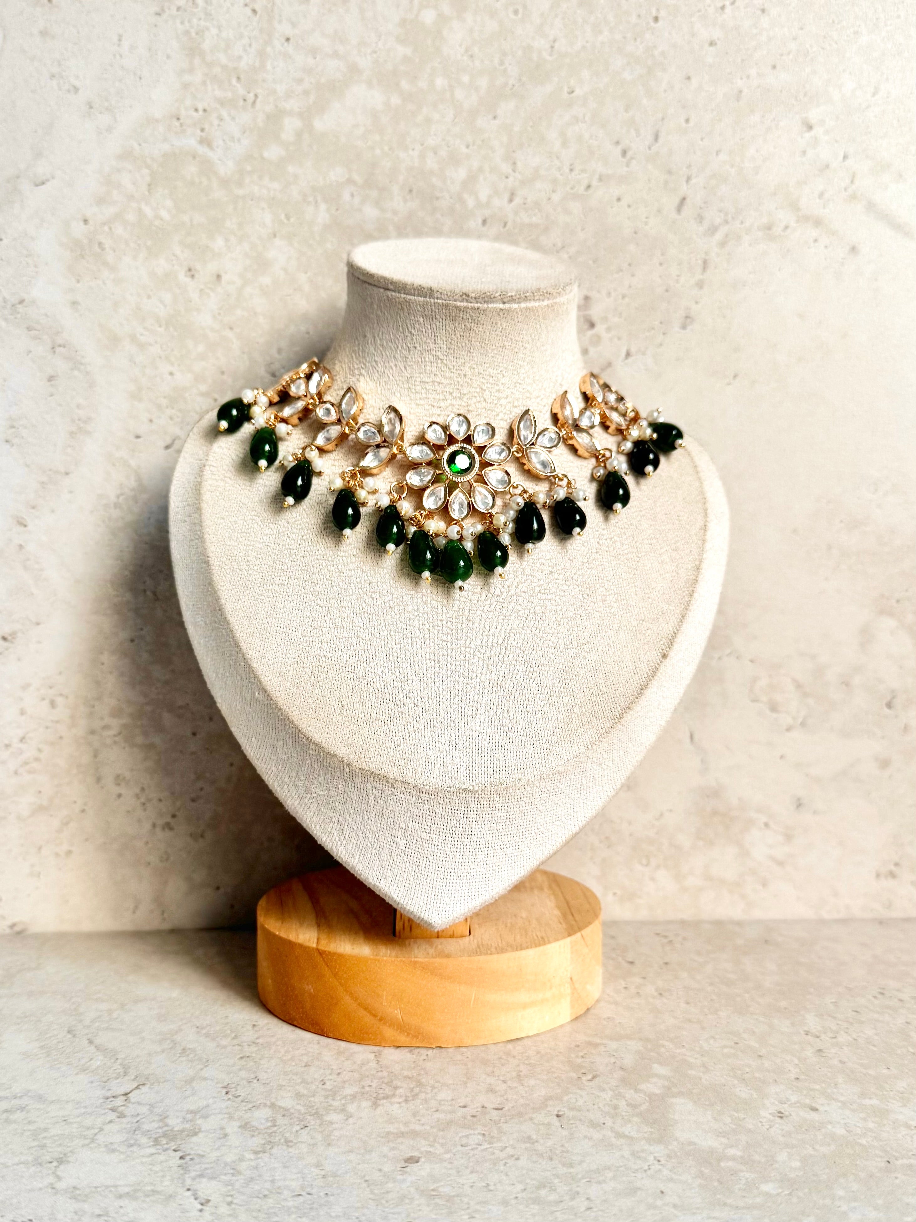 Fernaz Necklace Set