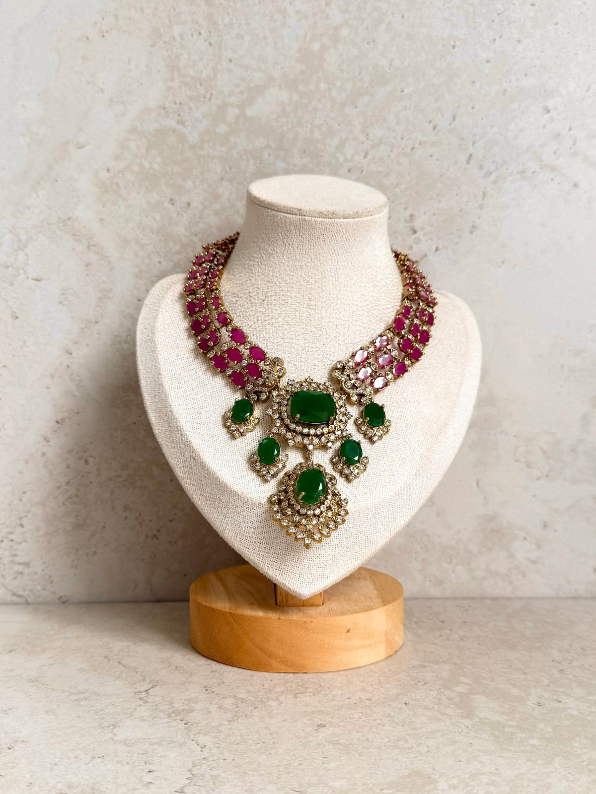 Sujata Necklace Set