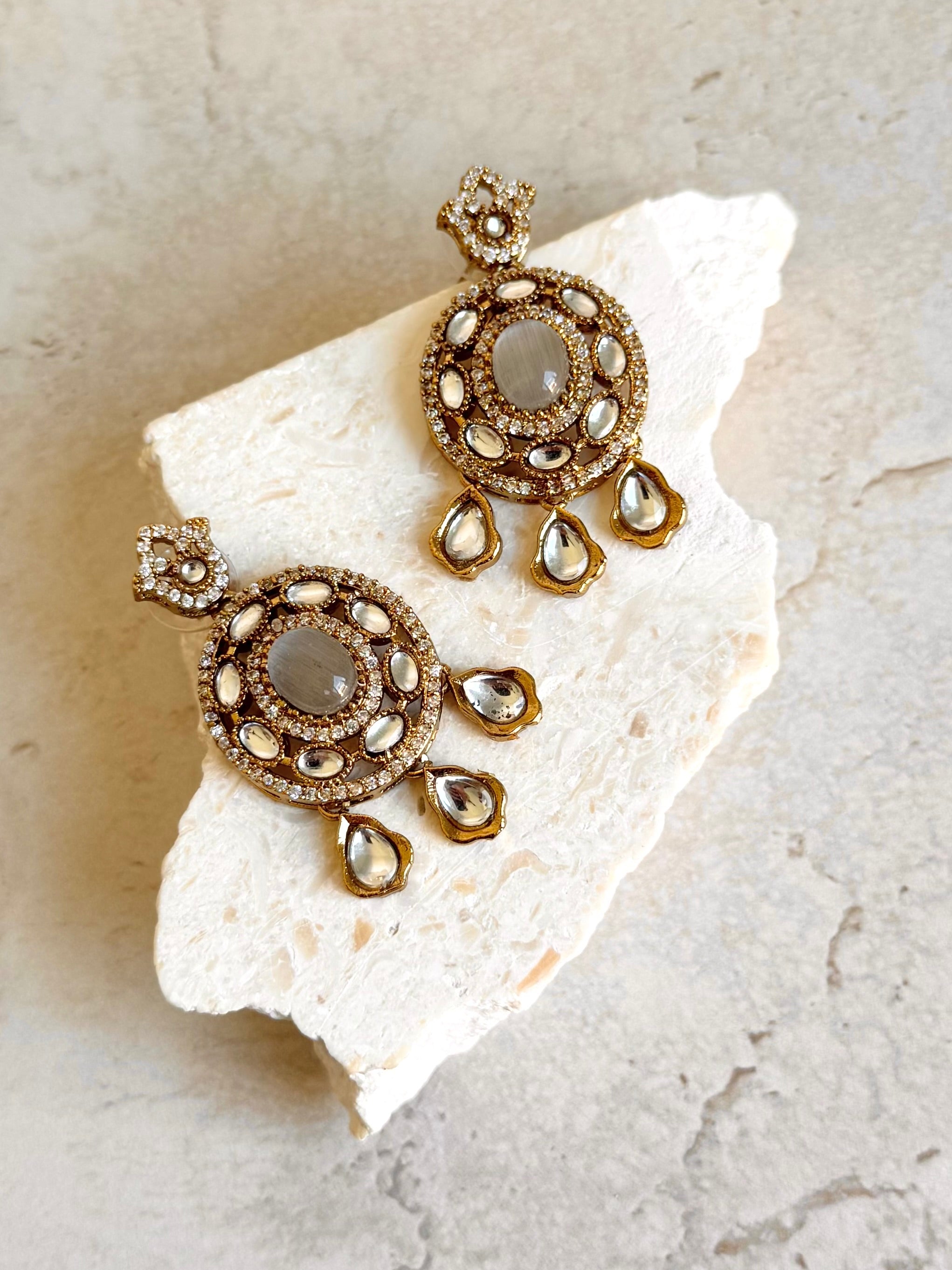 Anvi Earrings