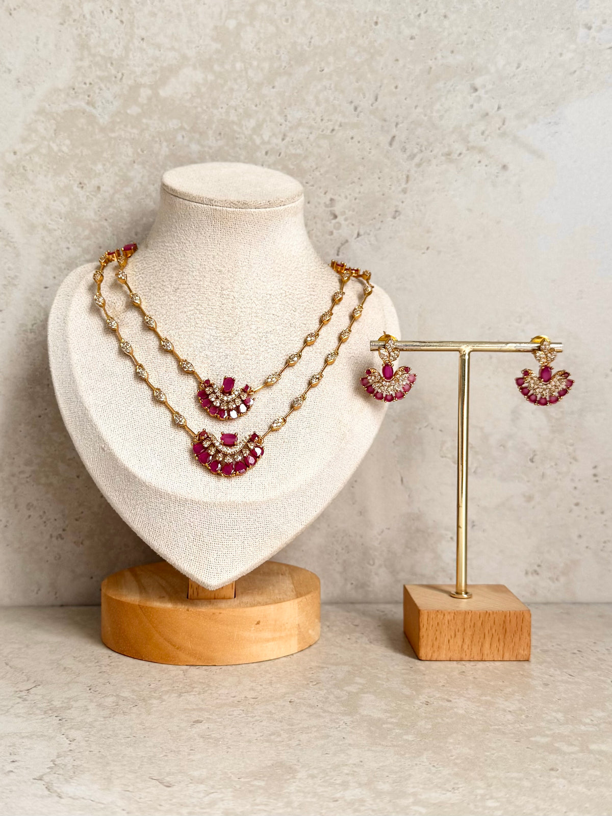 Urmila Necklace Set