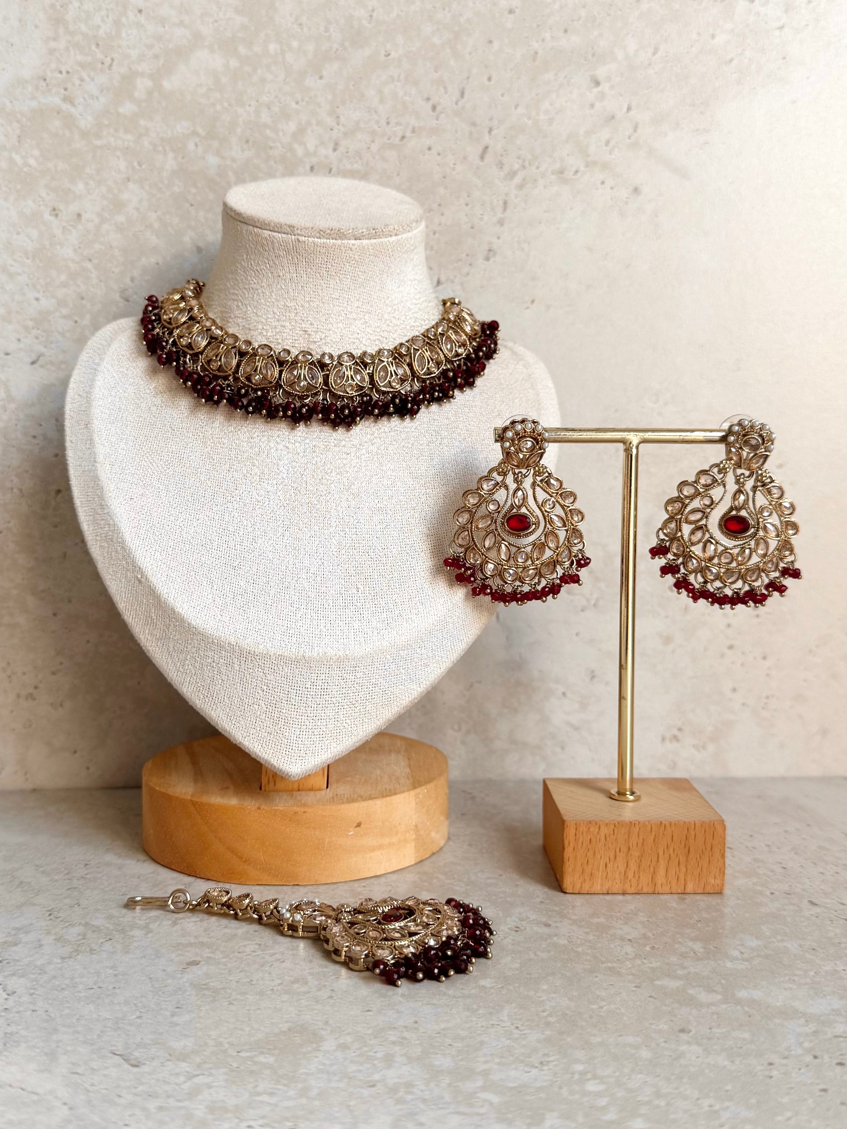 Siya Necklace Set