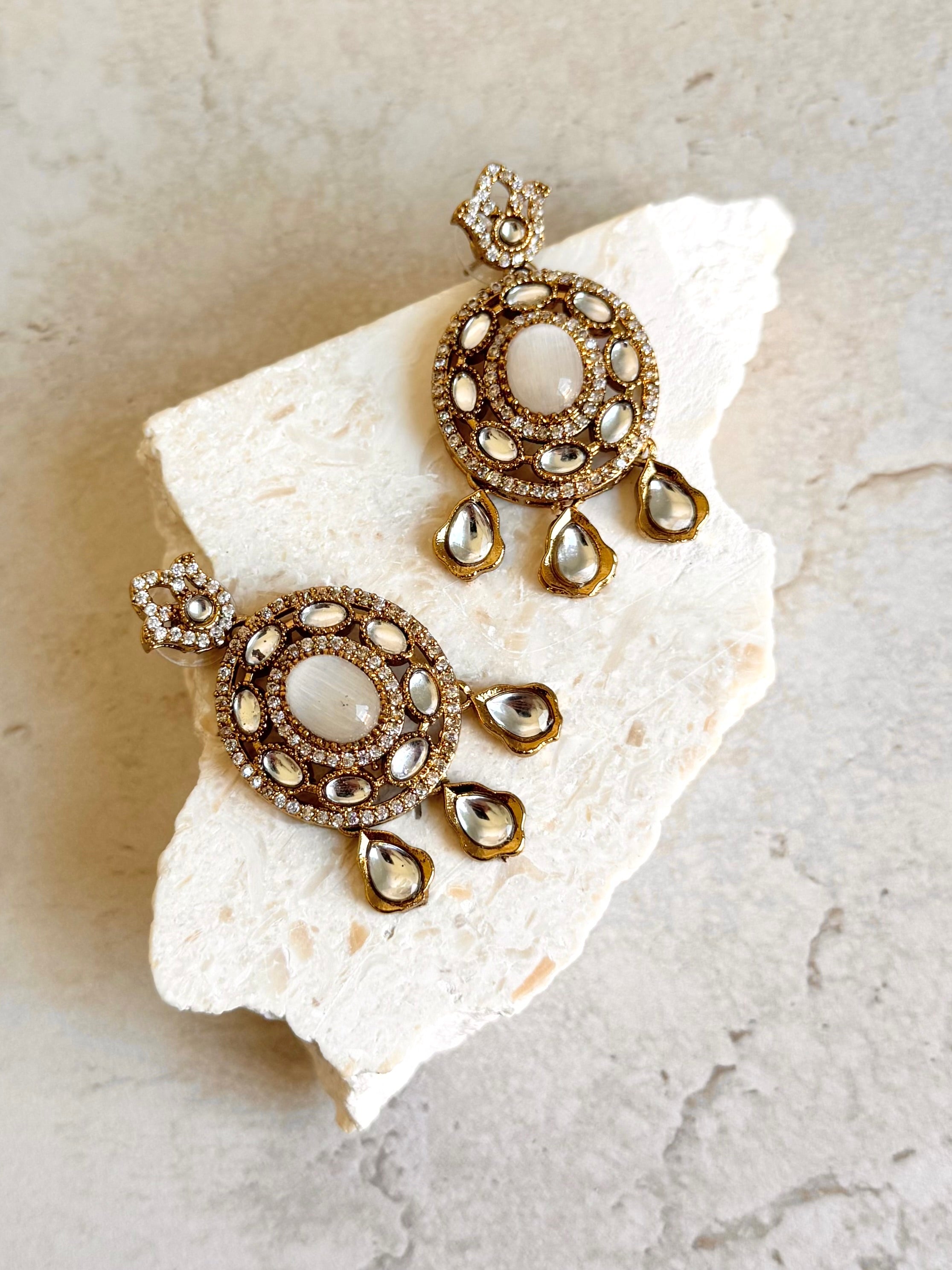 Anvi Earrings