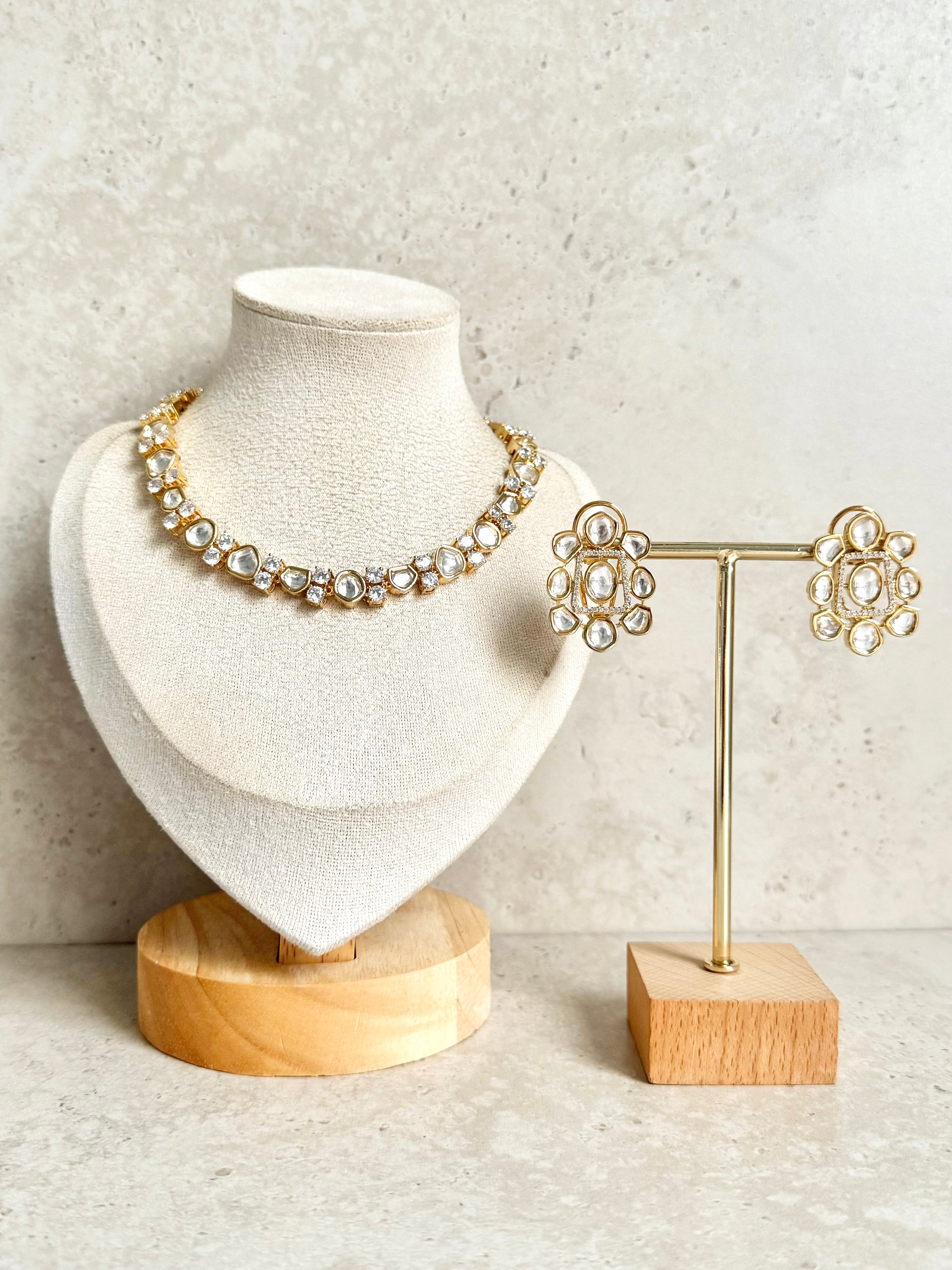 Anayat Necklace Set
