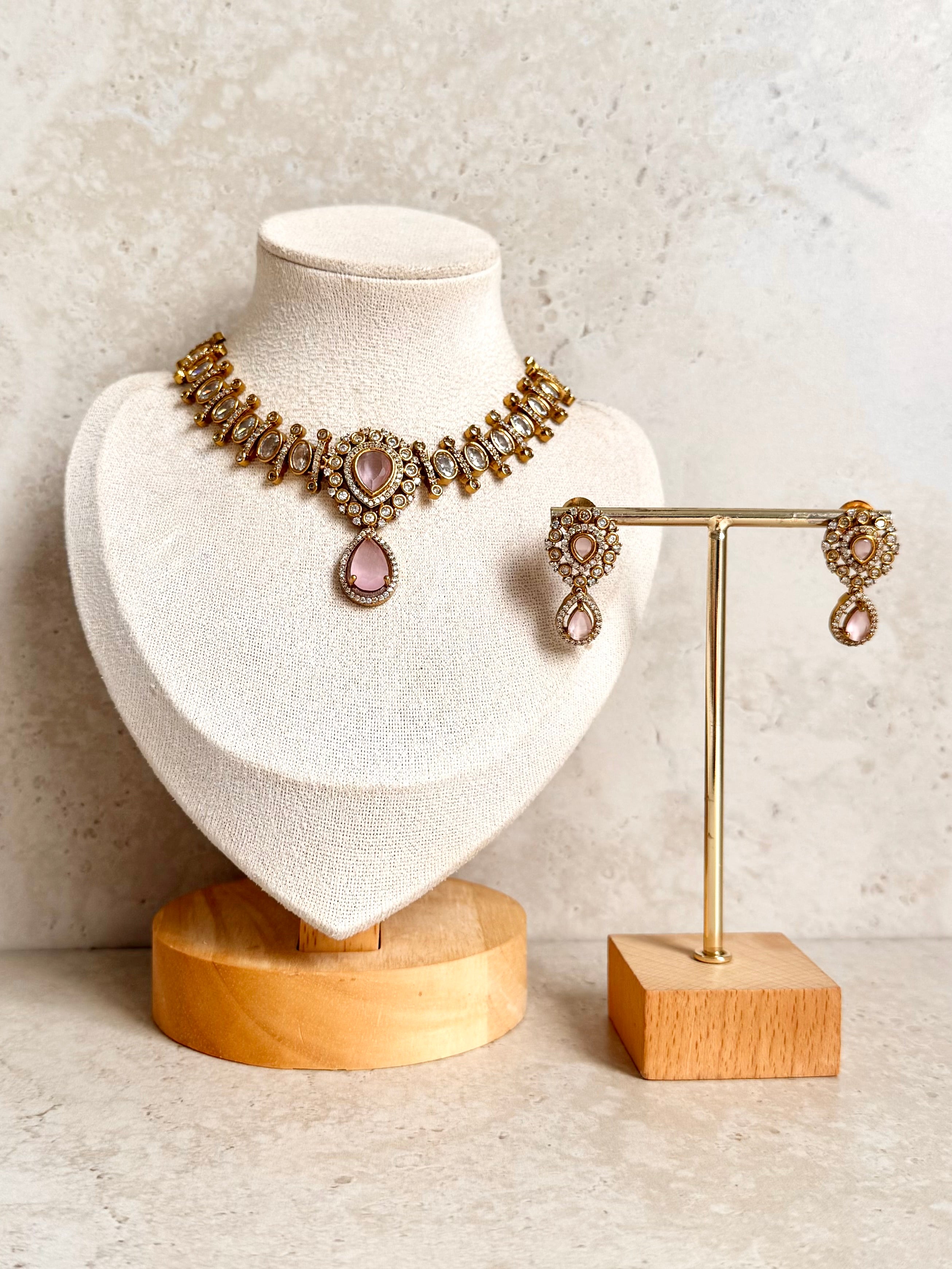 Pardeep Necklace Set