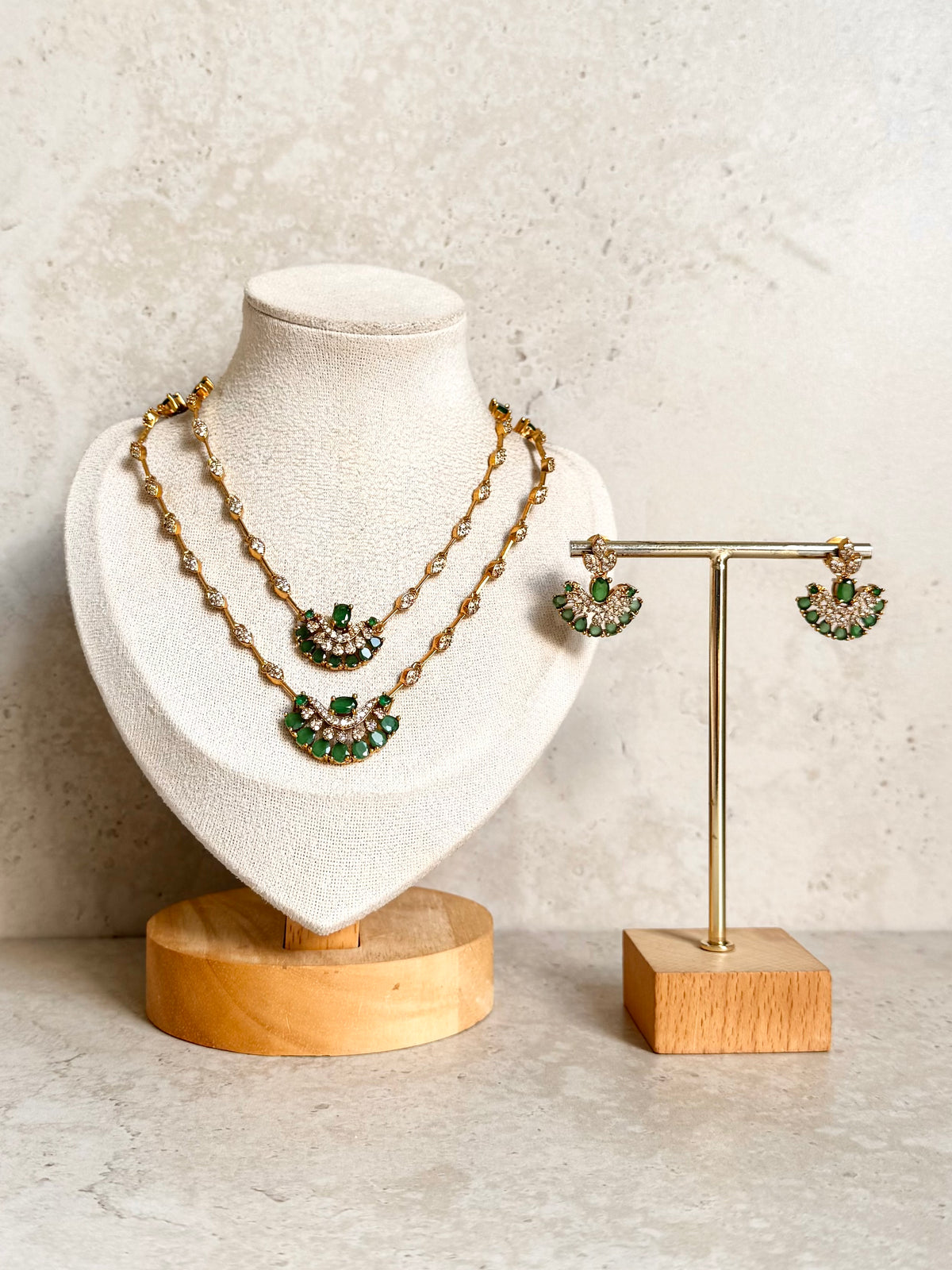 Urmila Necklace Set