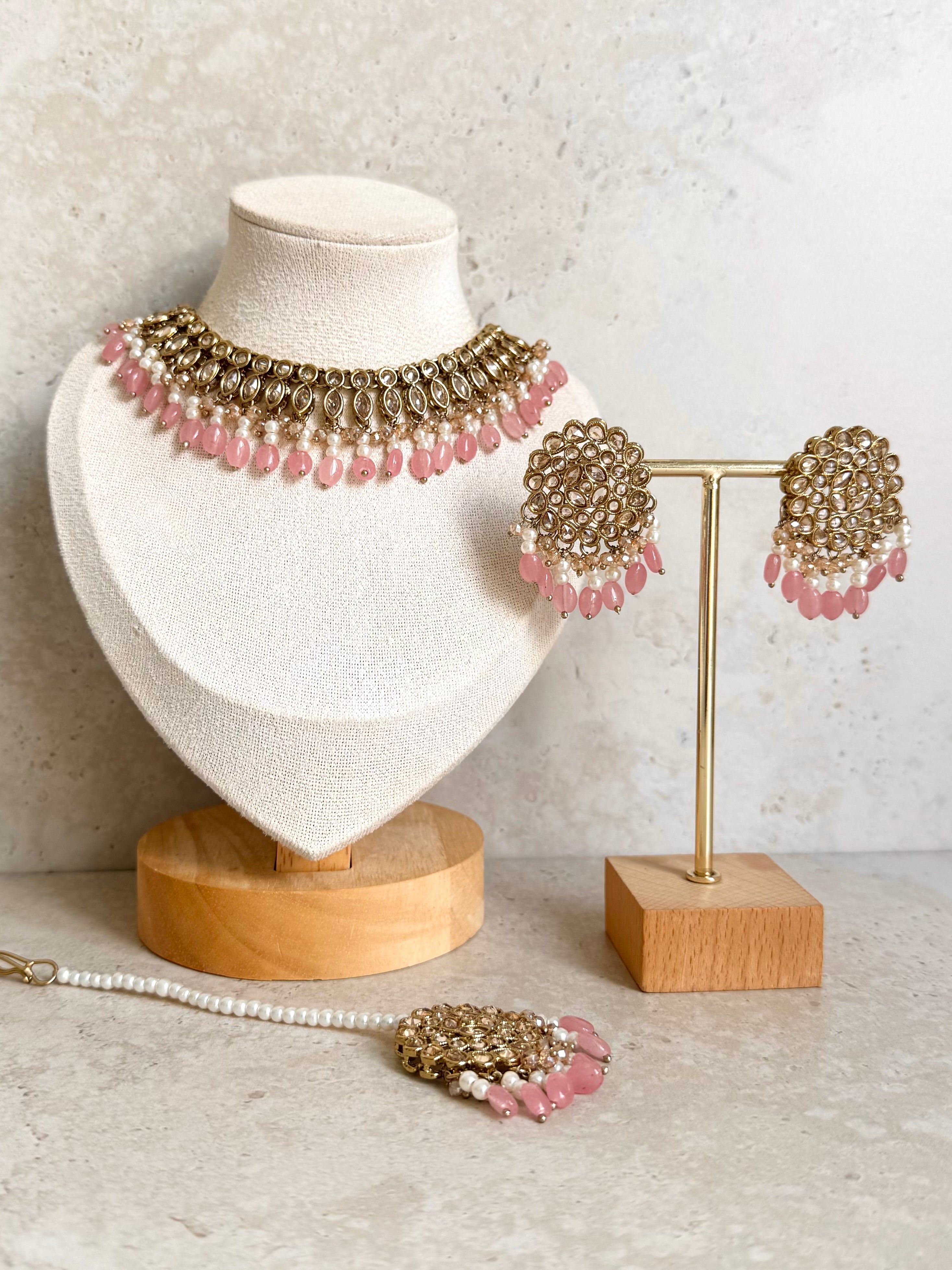 Rishika Necklace Set