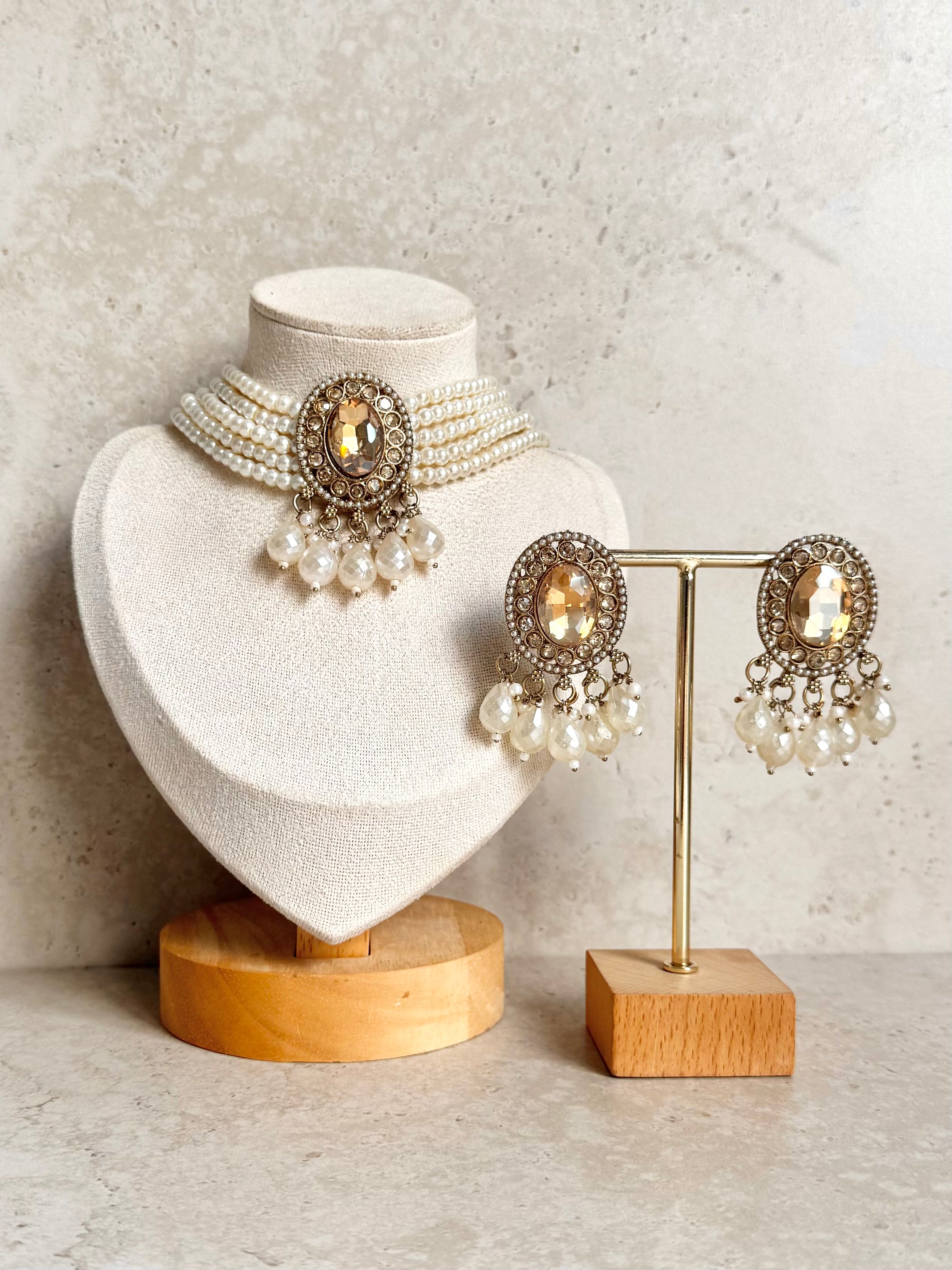 Niti Necklace Set