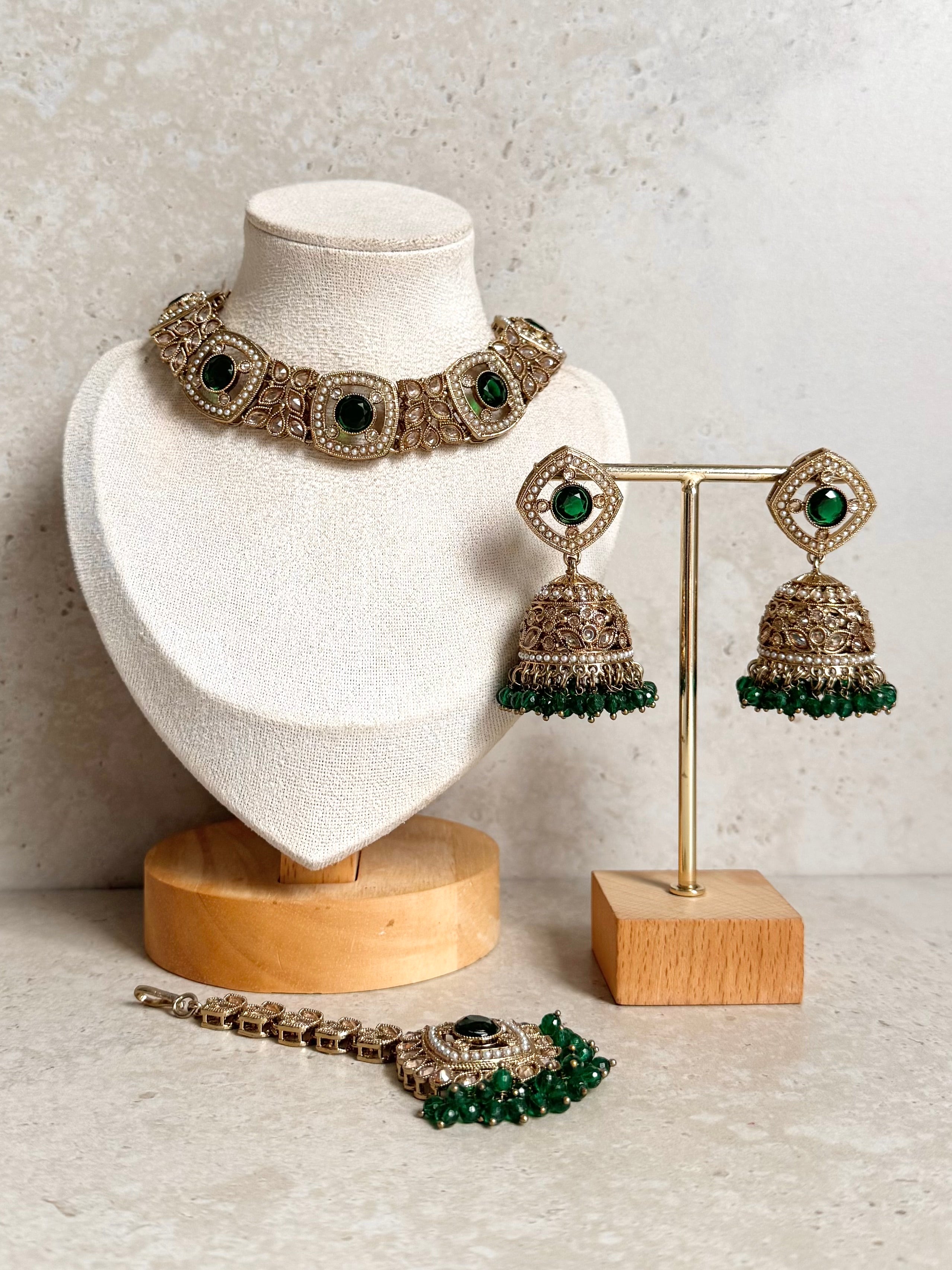 Ridhima Necklace Set