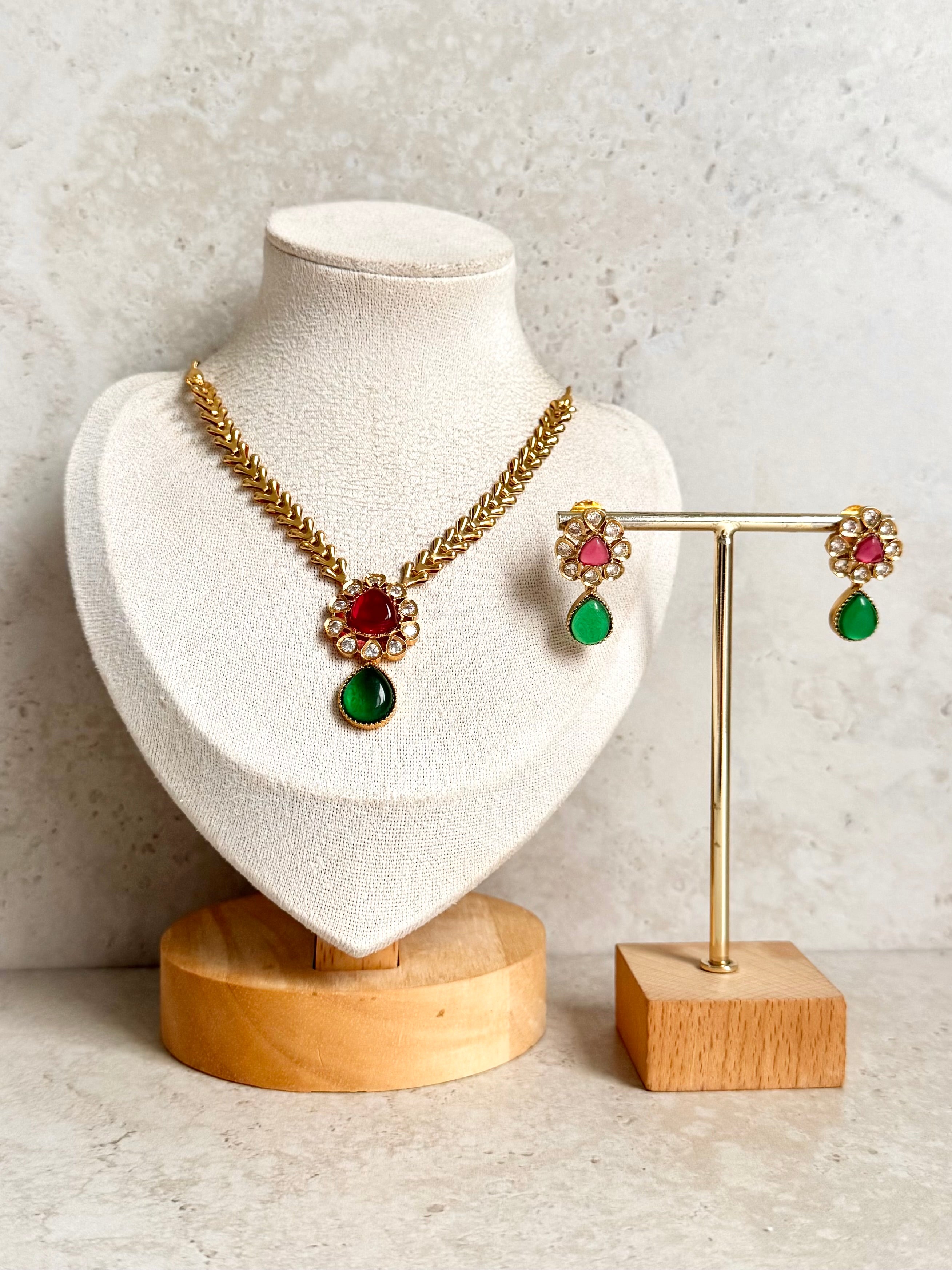 Gia Necklace Set