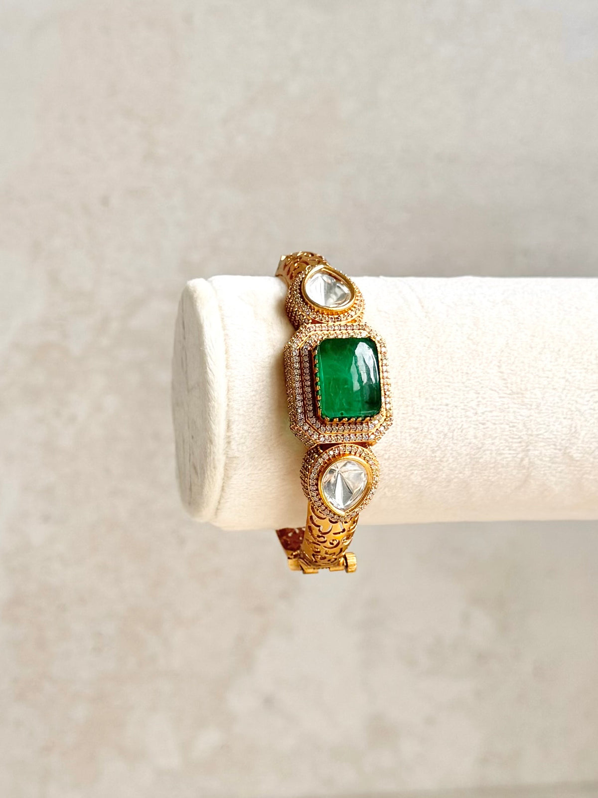 Anu Bangle