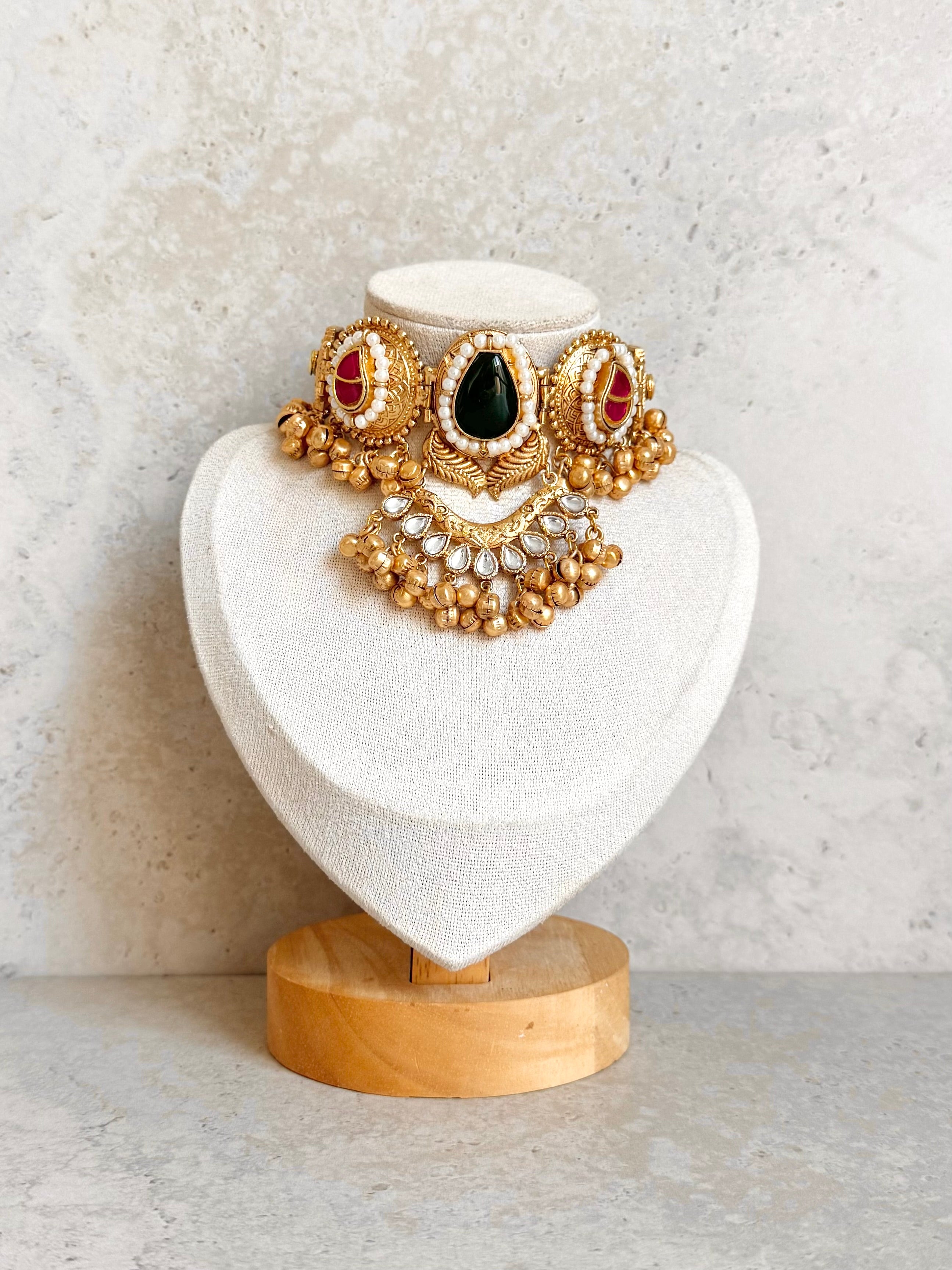 Harleen Necklace Set