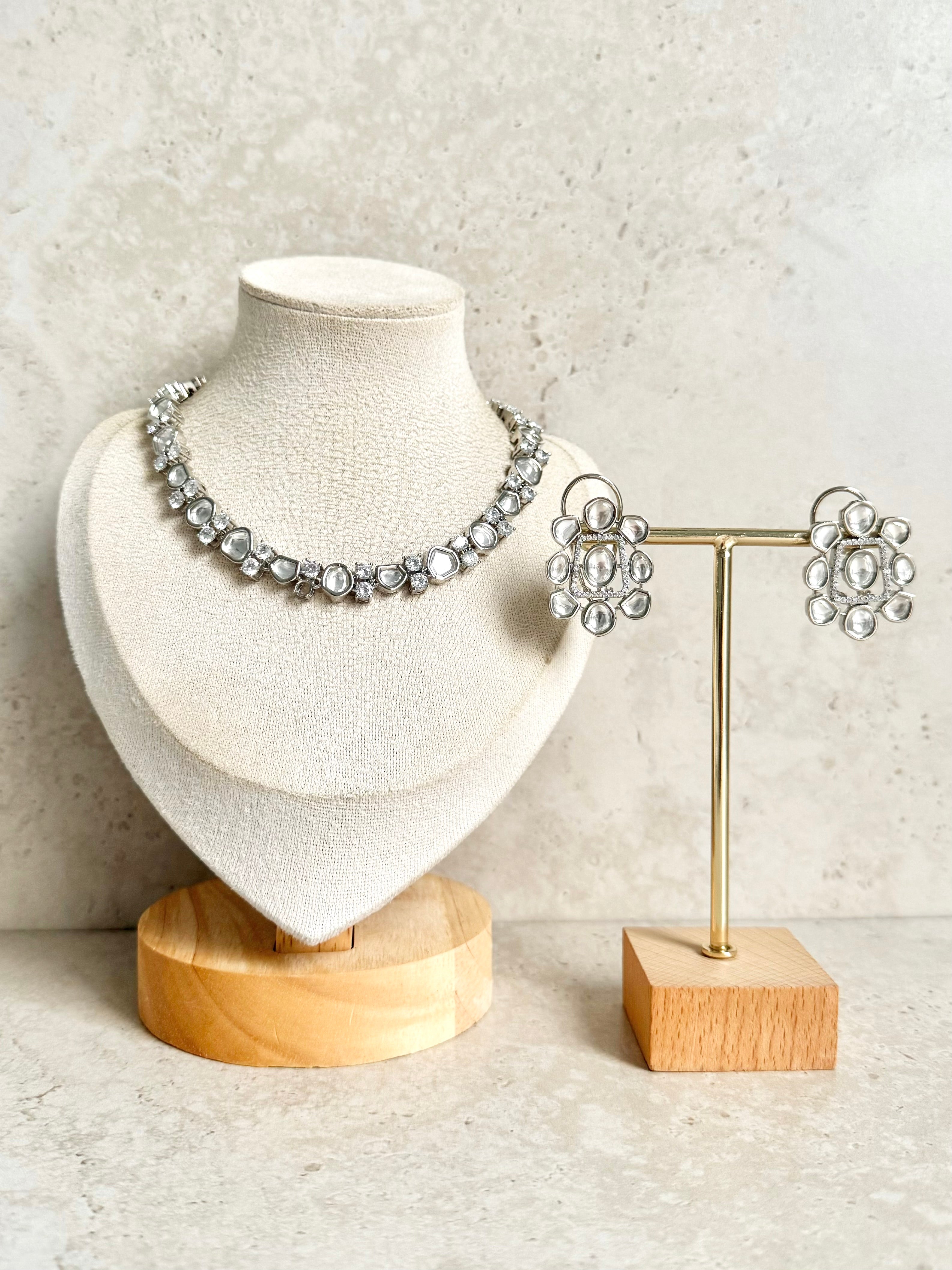 Anayat Necklace Set