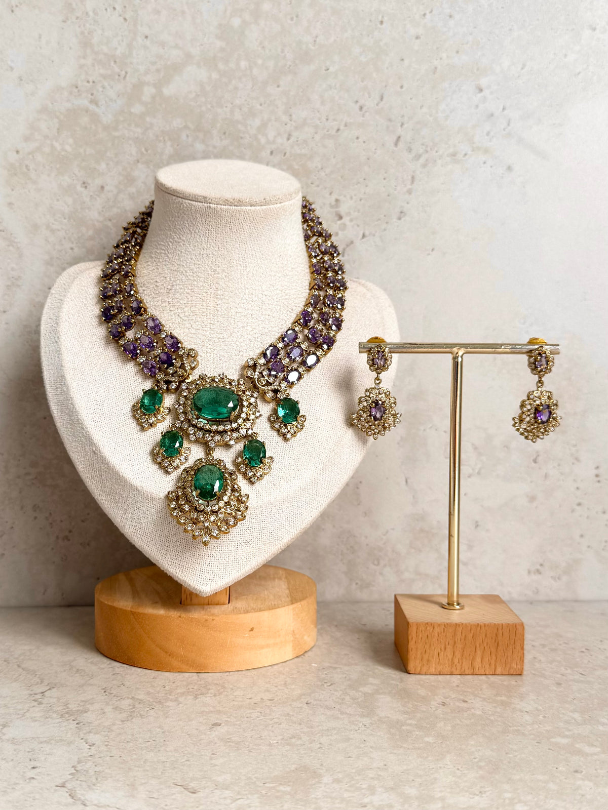 Sujata Necklace Set