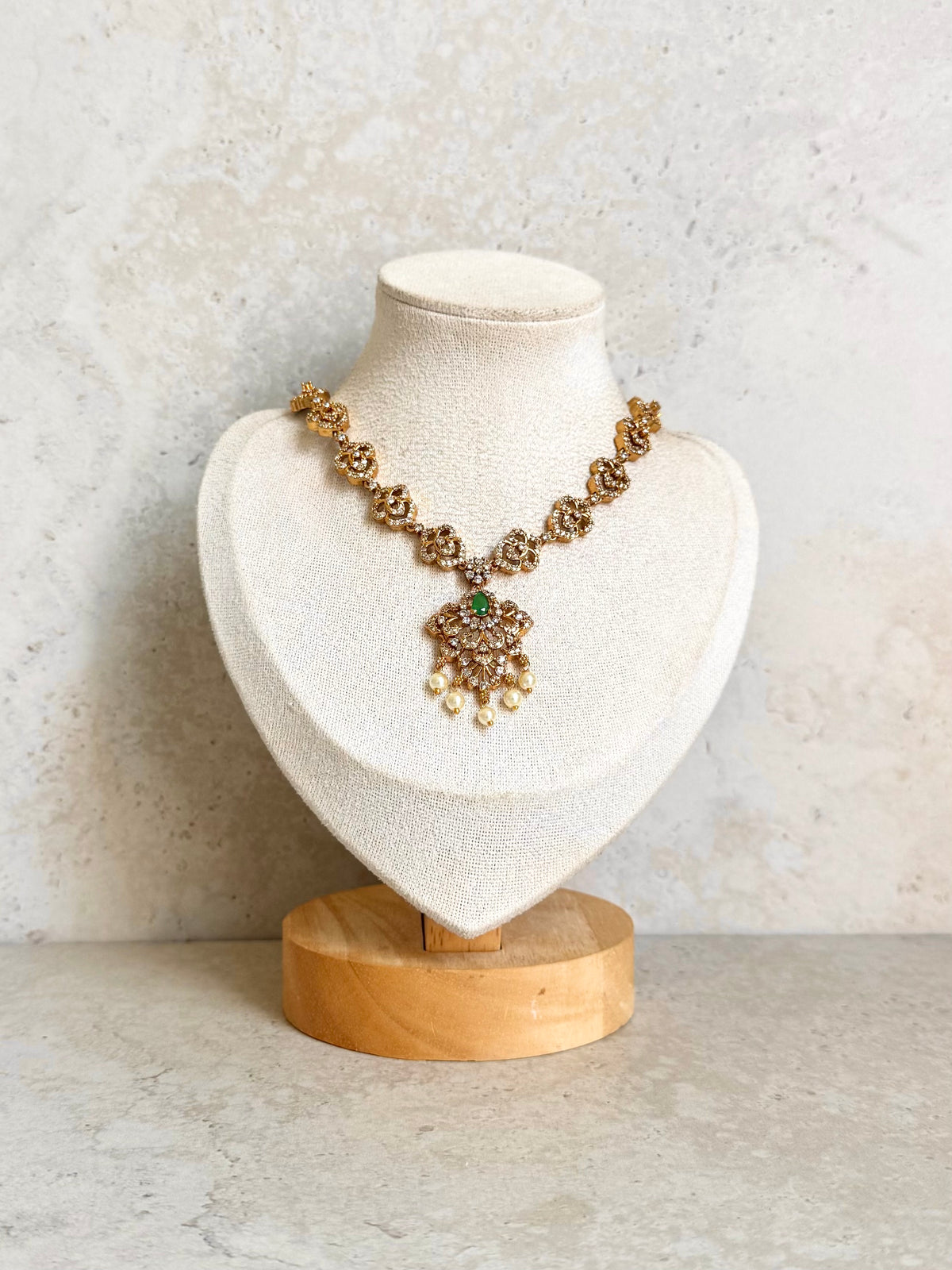 Shweta Necklace Set