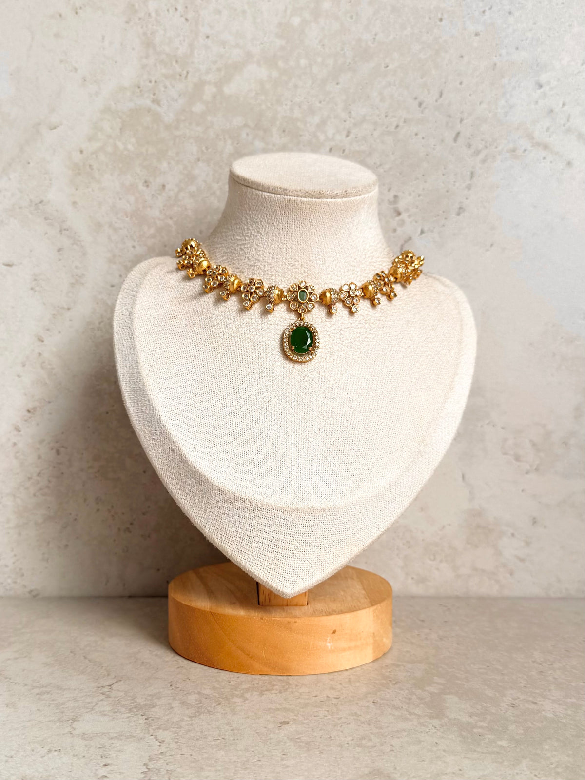 Vanya Necklace Set