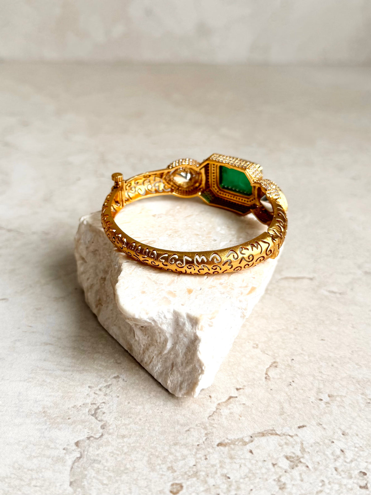Anu Bangle