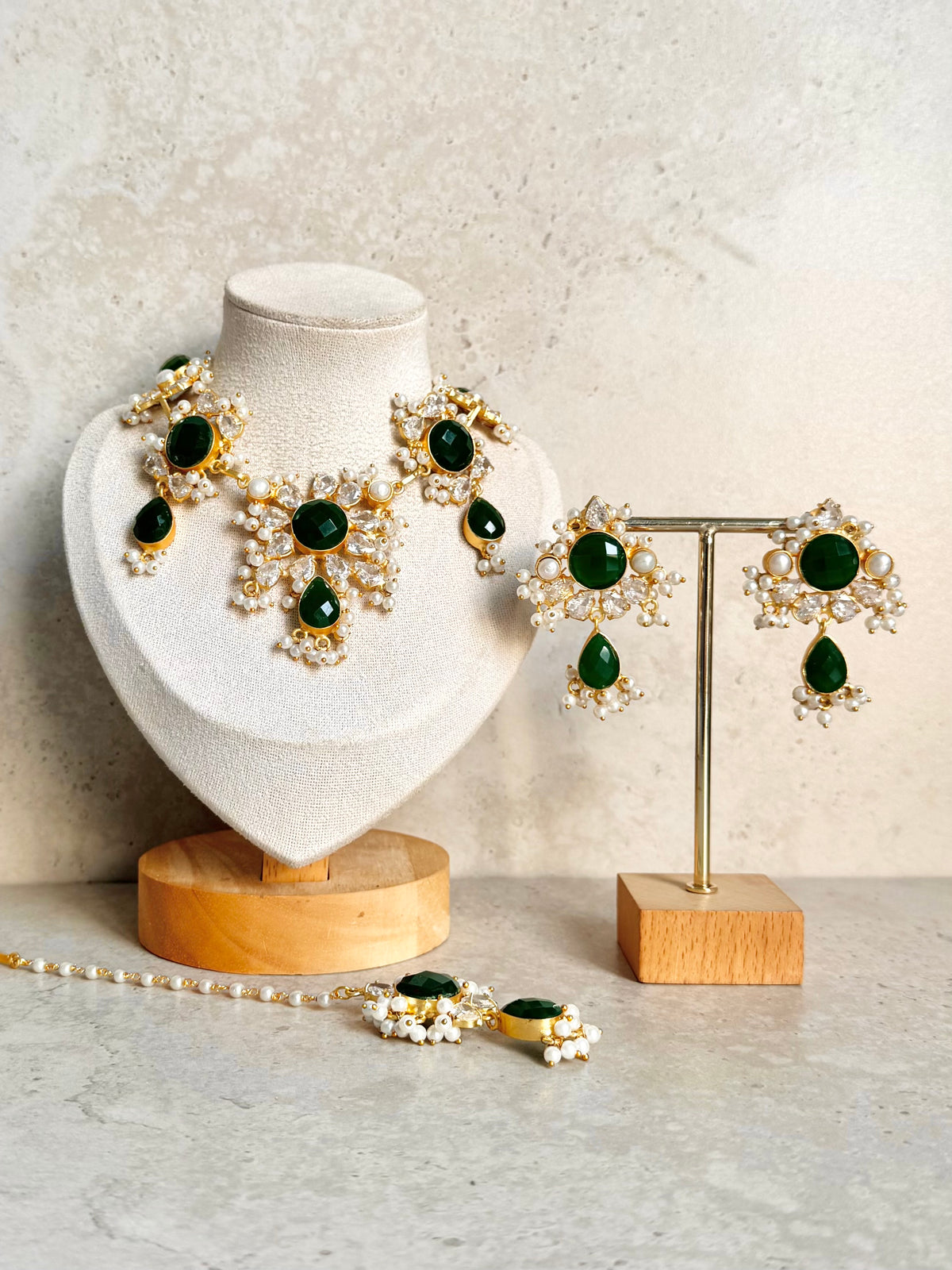 Ruhanika Necklace Set