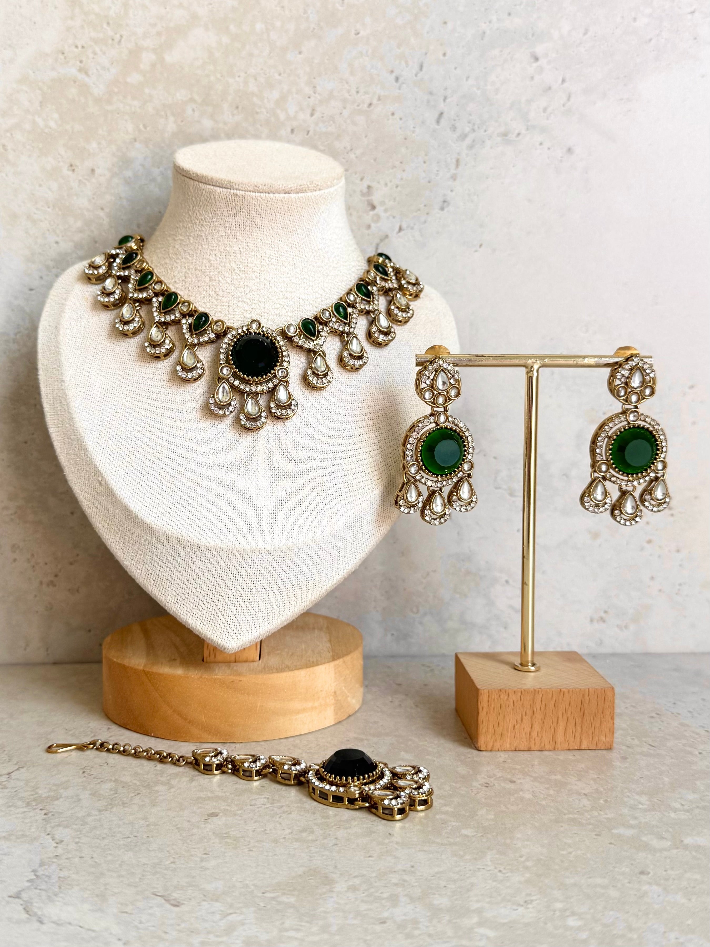 Nasira Necklace Set