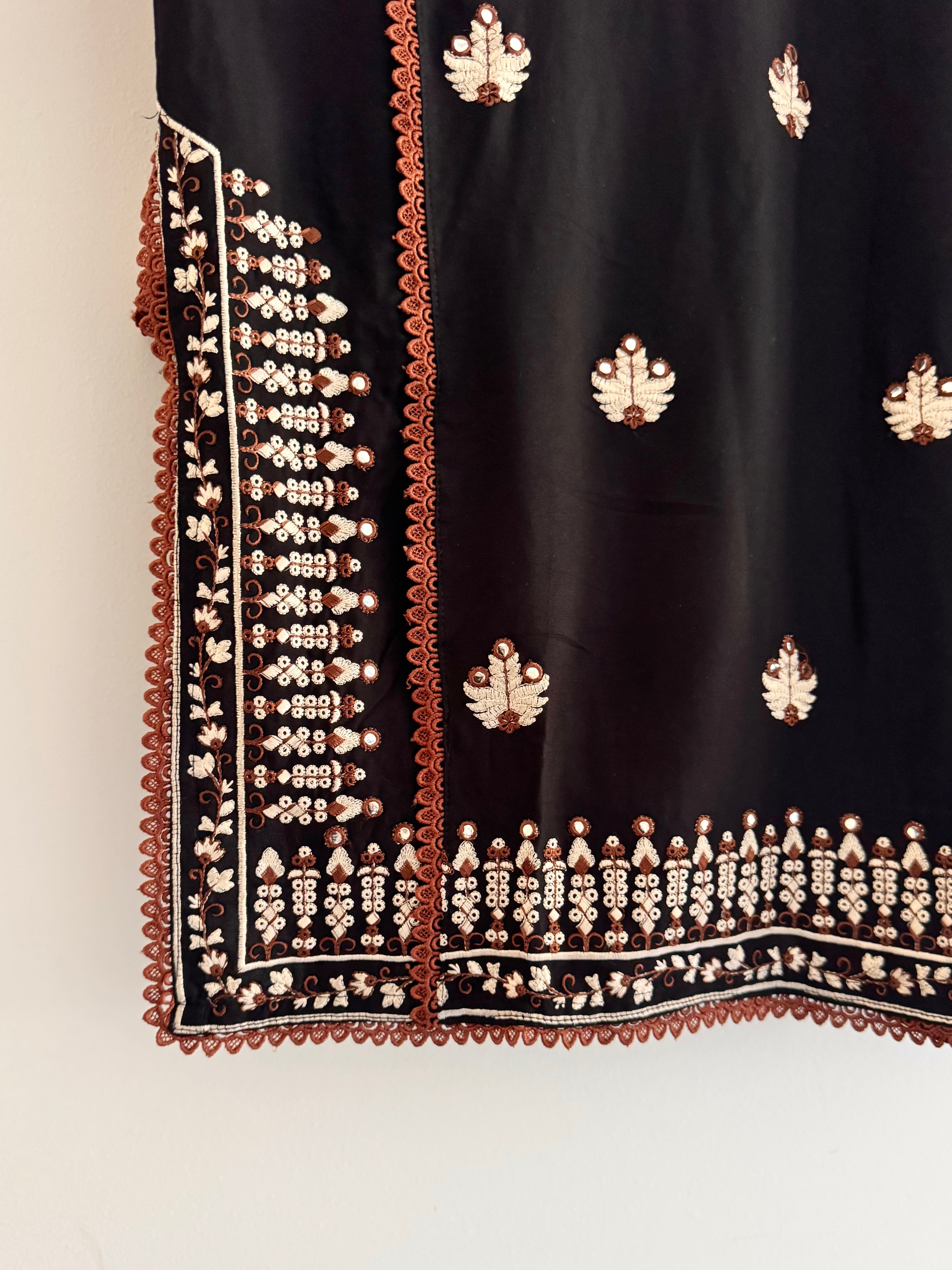 Inaya Suit Set