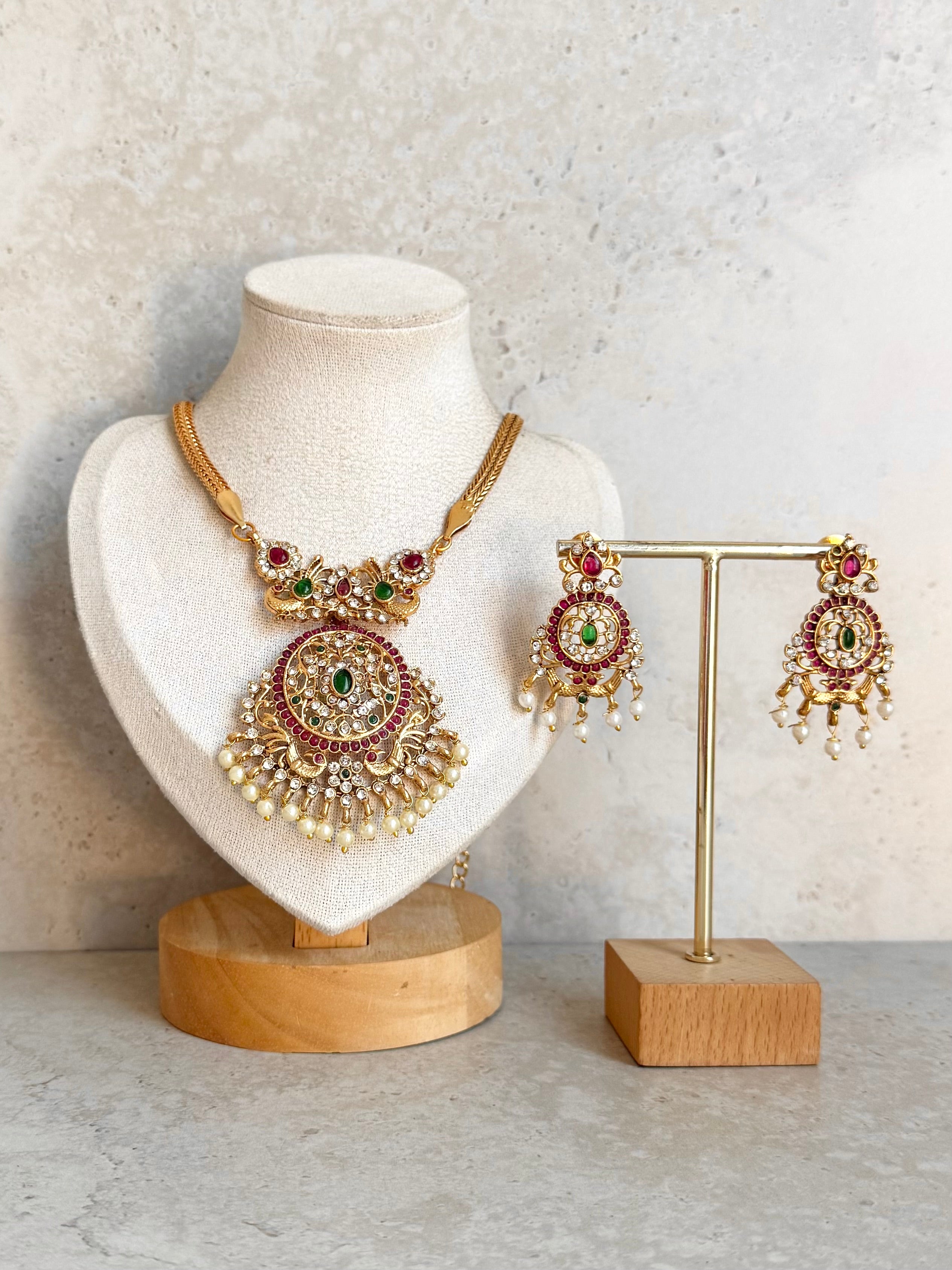 Shweta Necklace Set