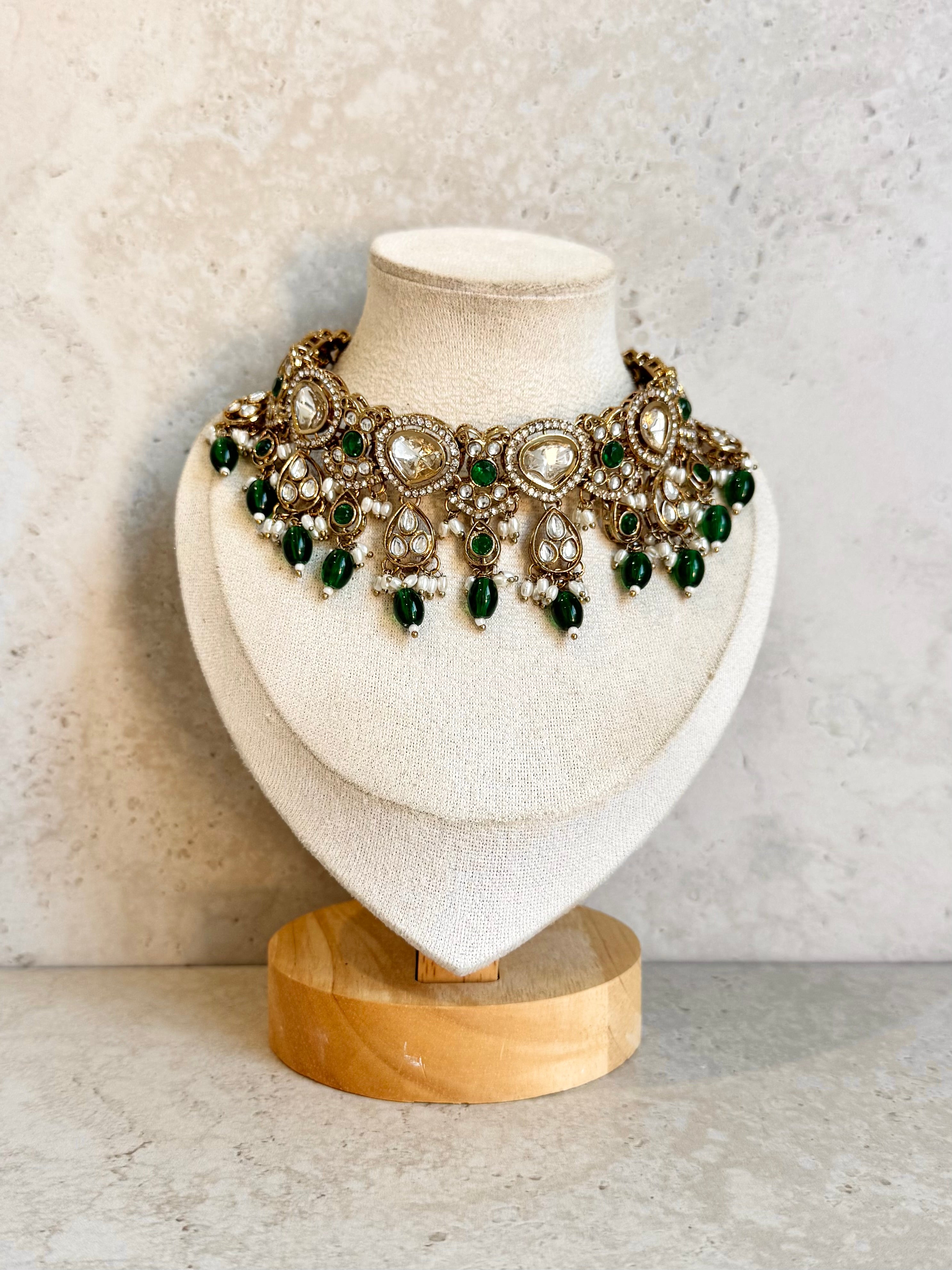 Niti Necklace Set