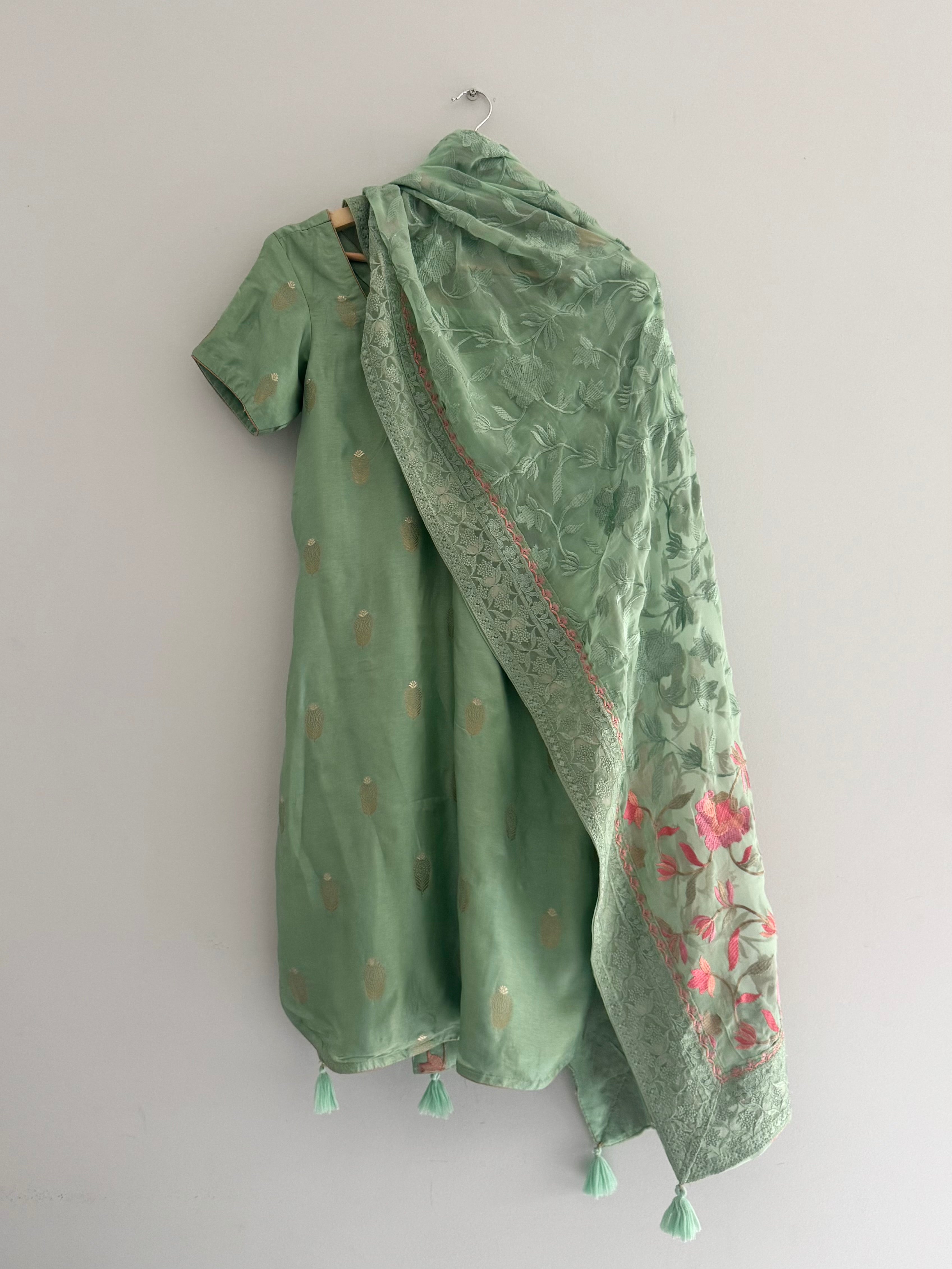 Hira Suit Set