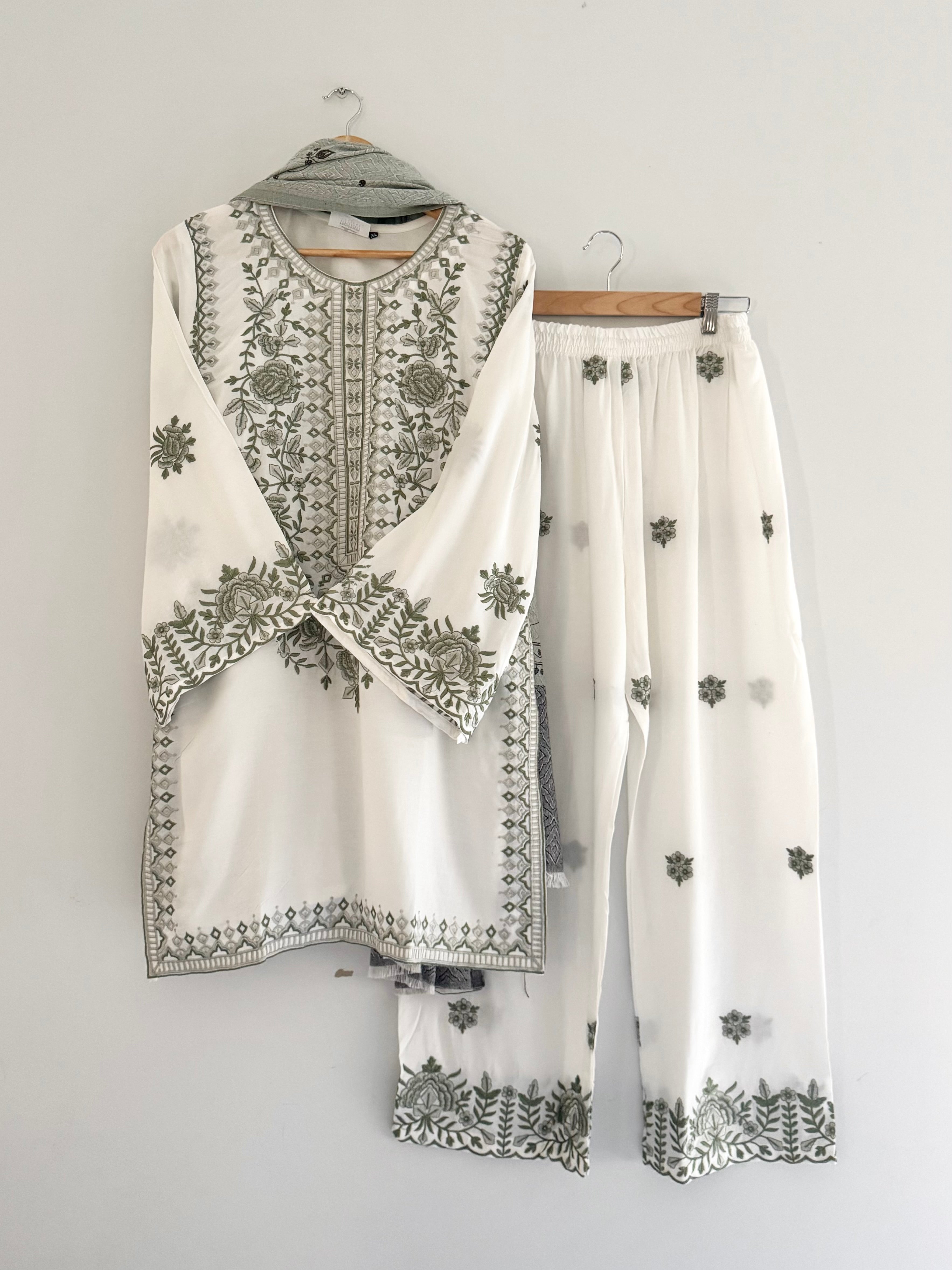 Anisha Suit Set