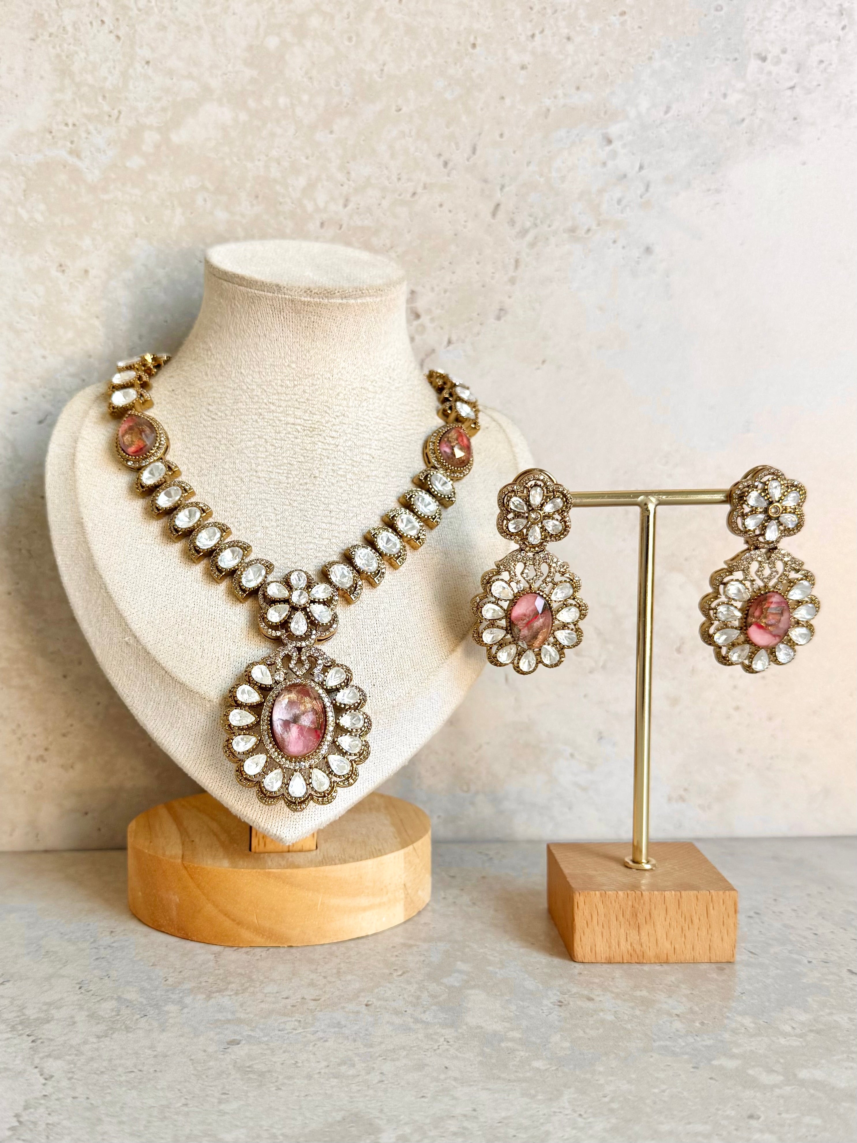 Noor Necklace Set