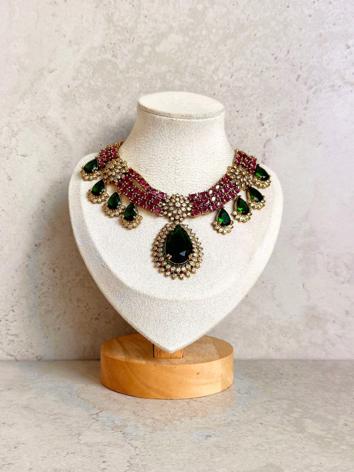 Kajol Necklace Set