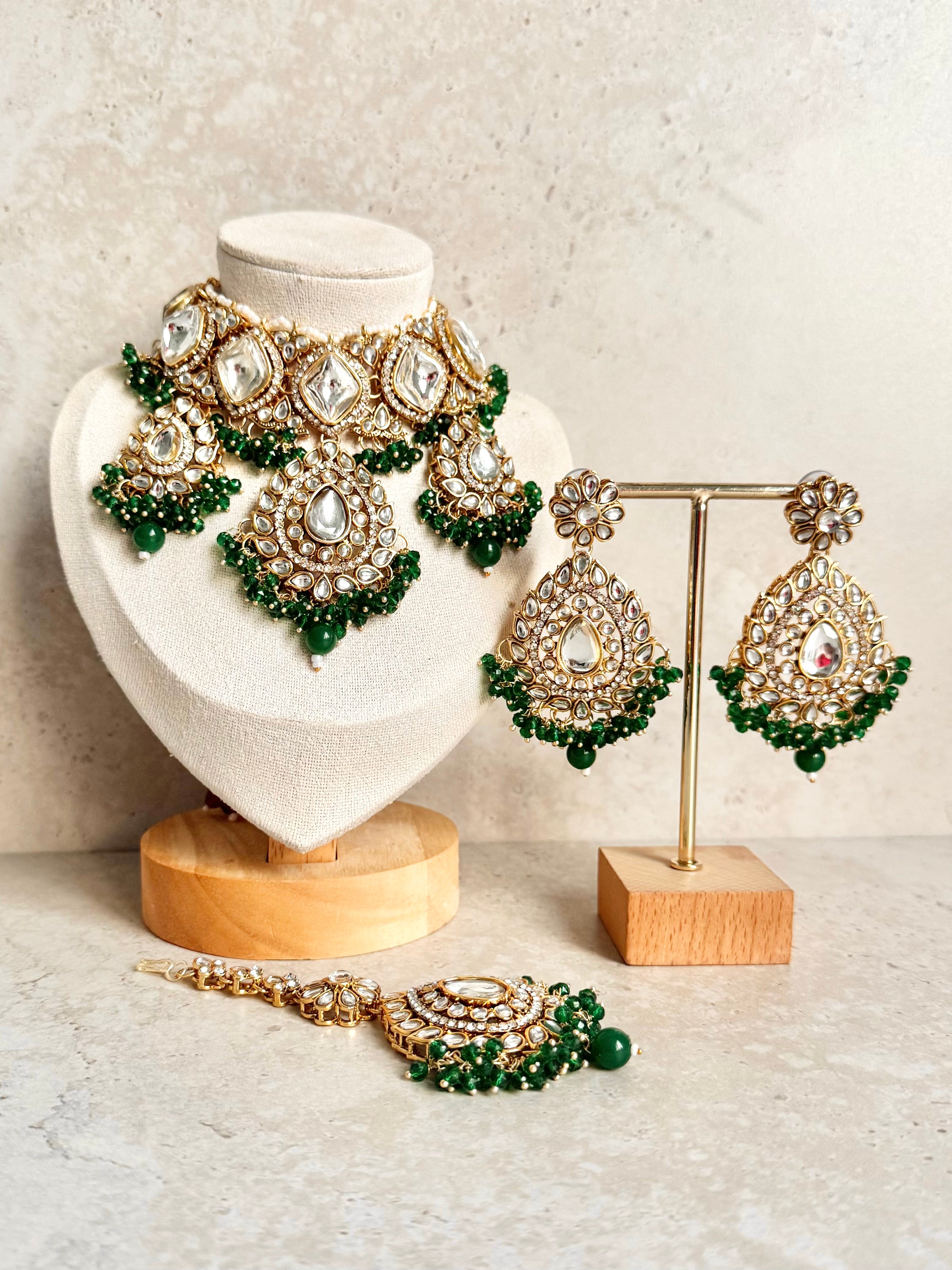 Avira Necklace Set