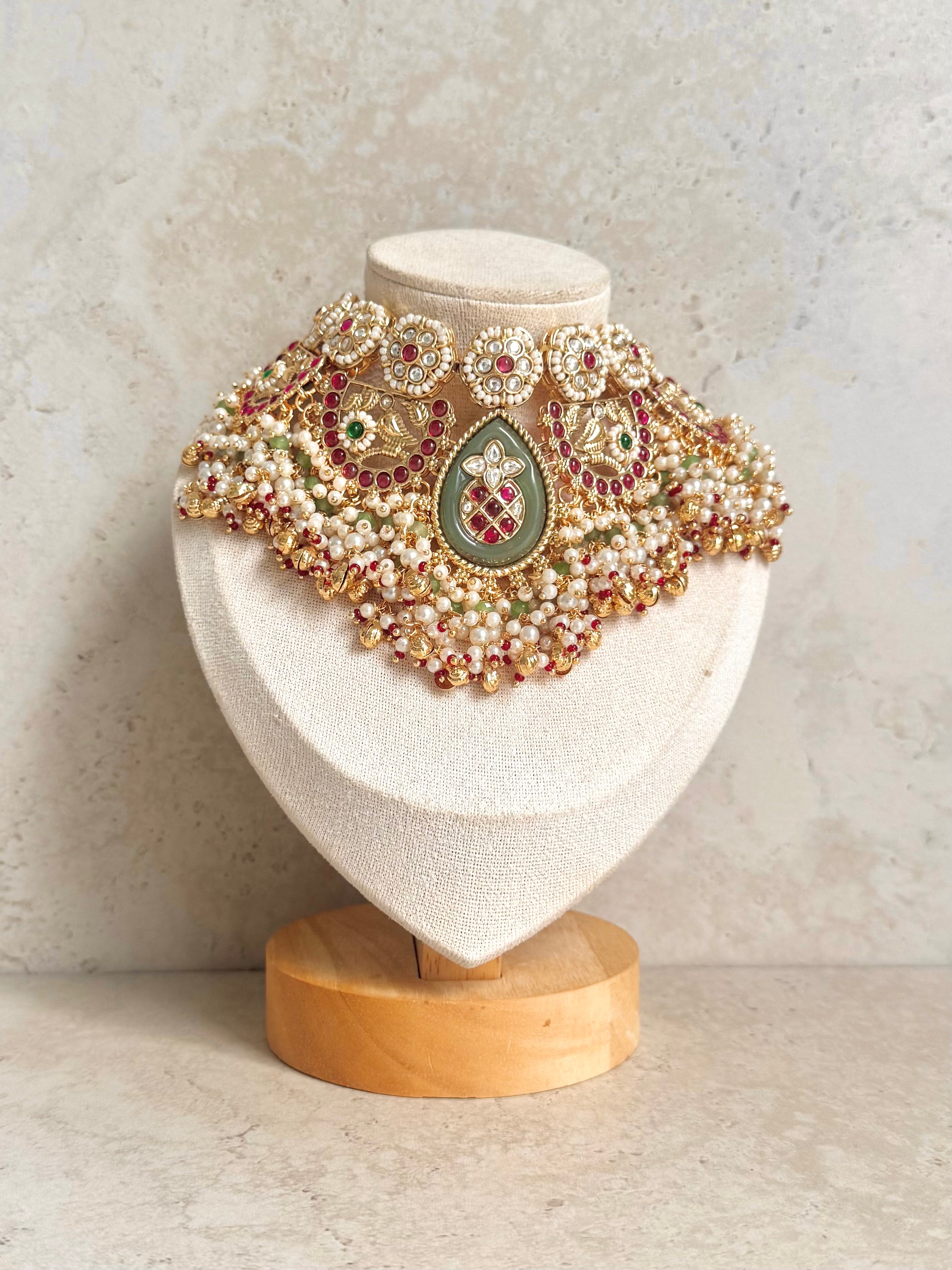 Jaya Necklace Set