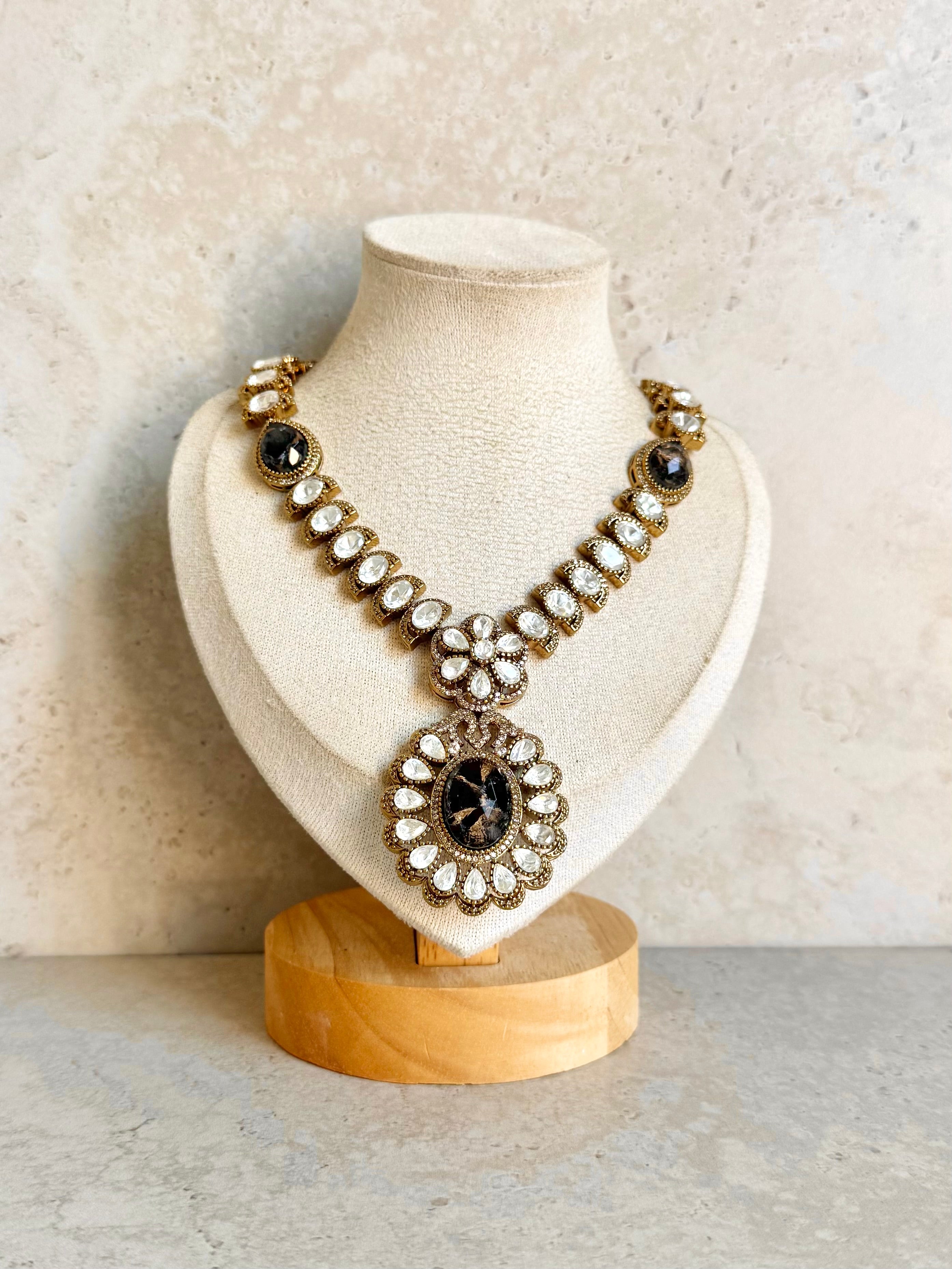 Noor Necklace Set