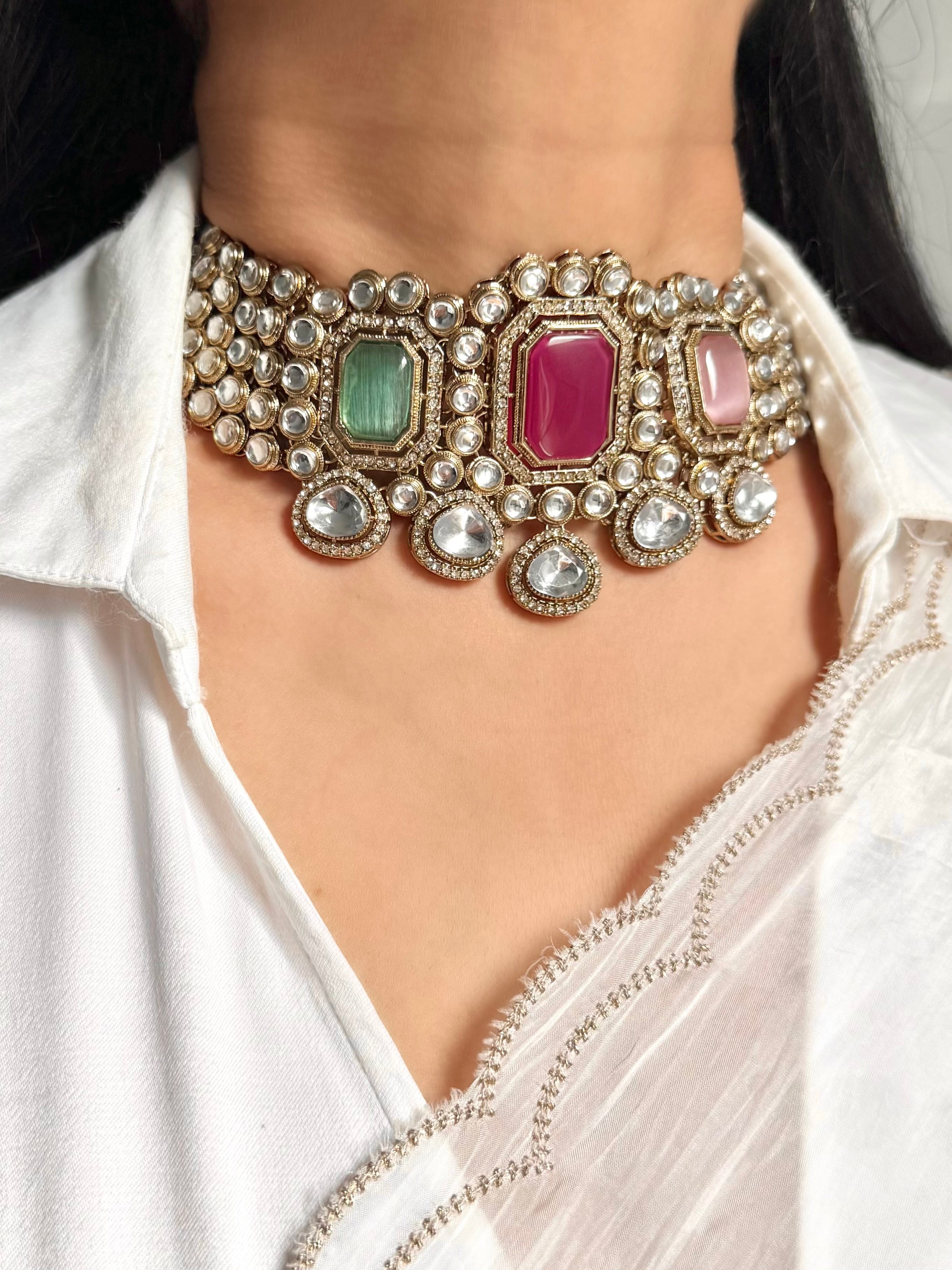 Usma Necklace Set