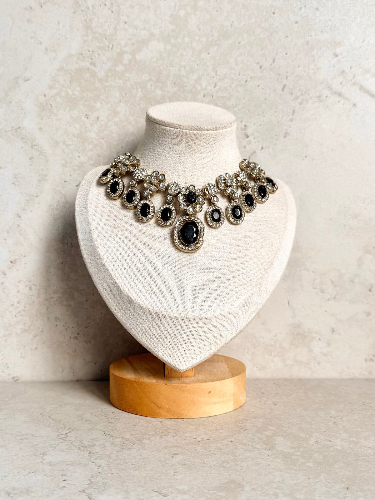 Archana Necklace Set
