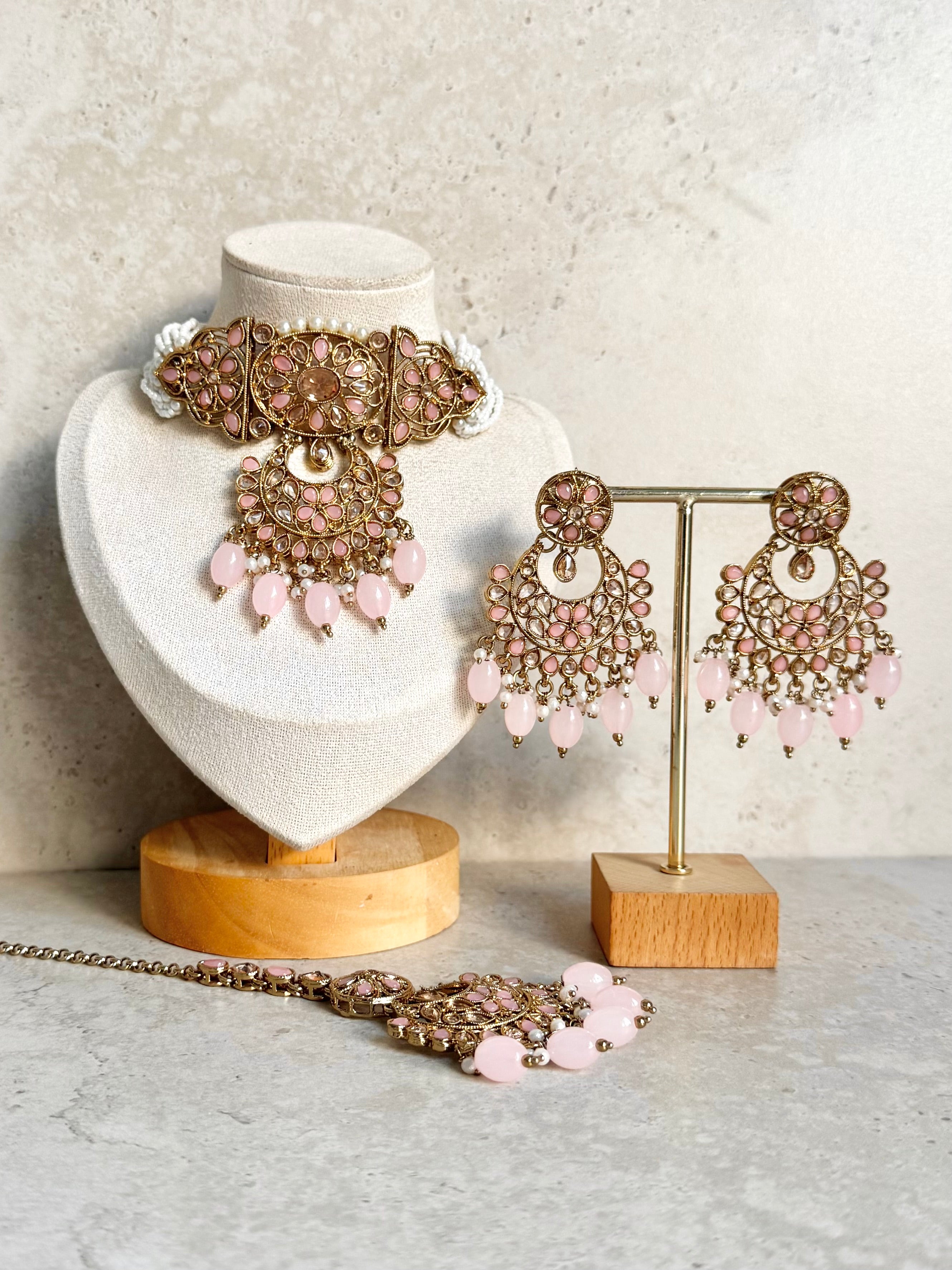 Afrin Necklace Set