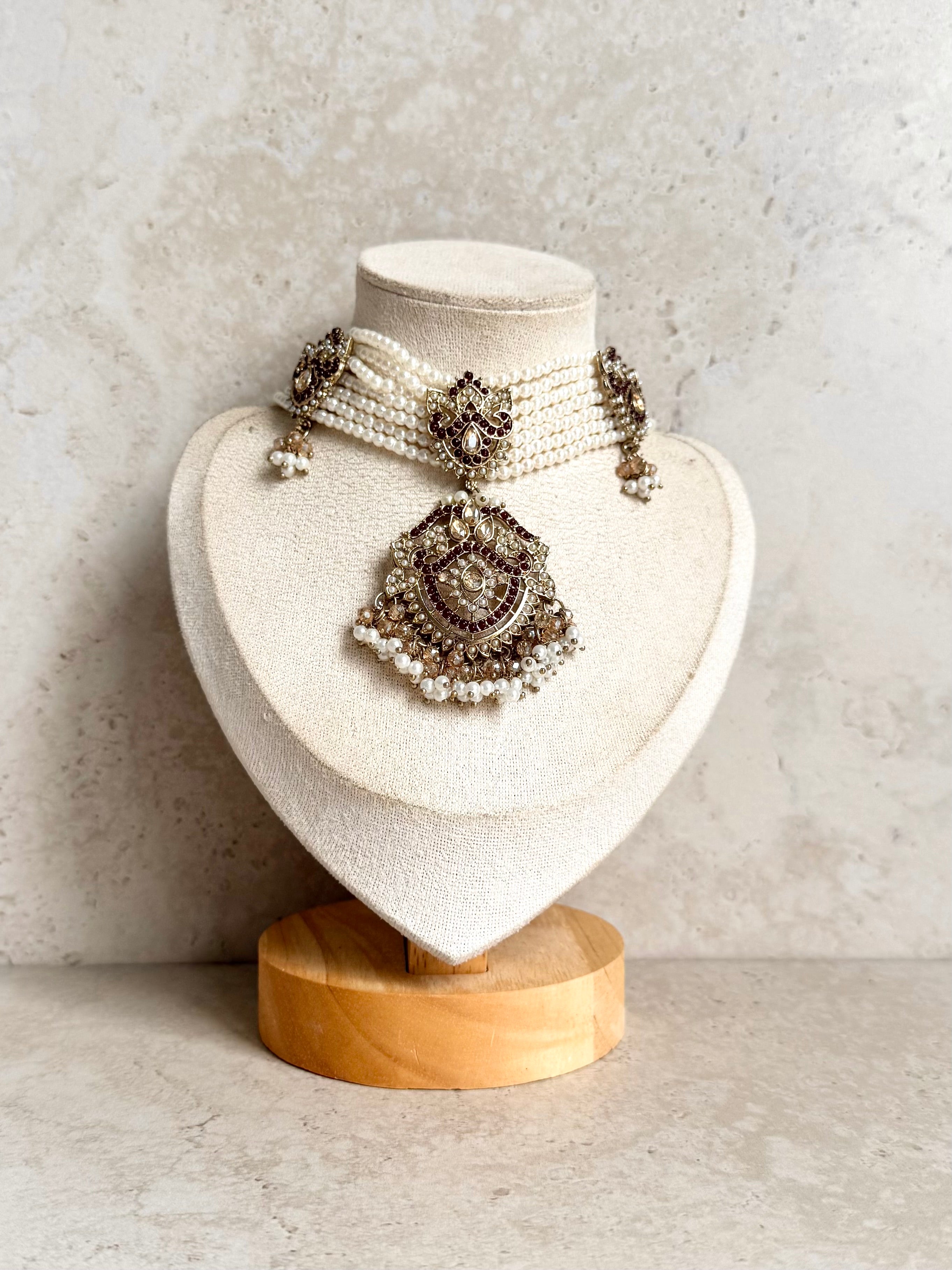 Ruhi Necklace Set