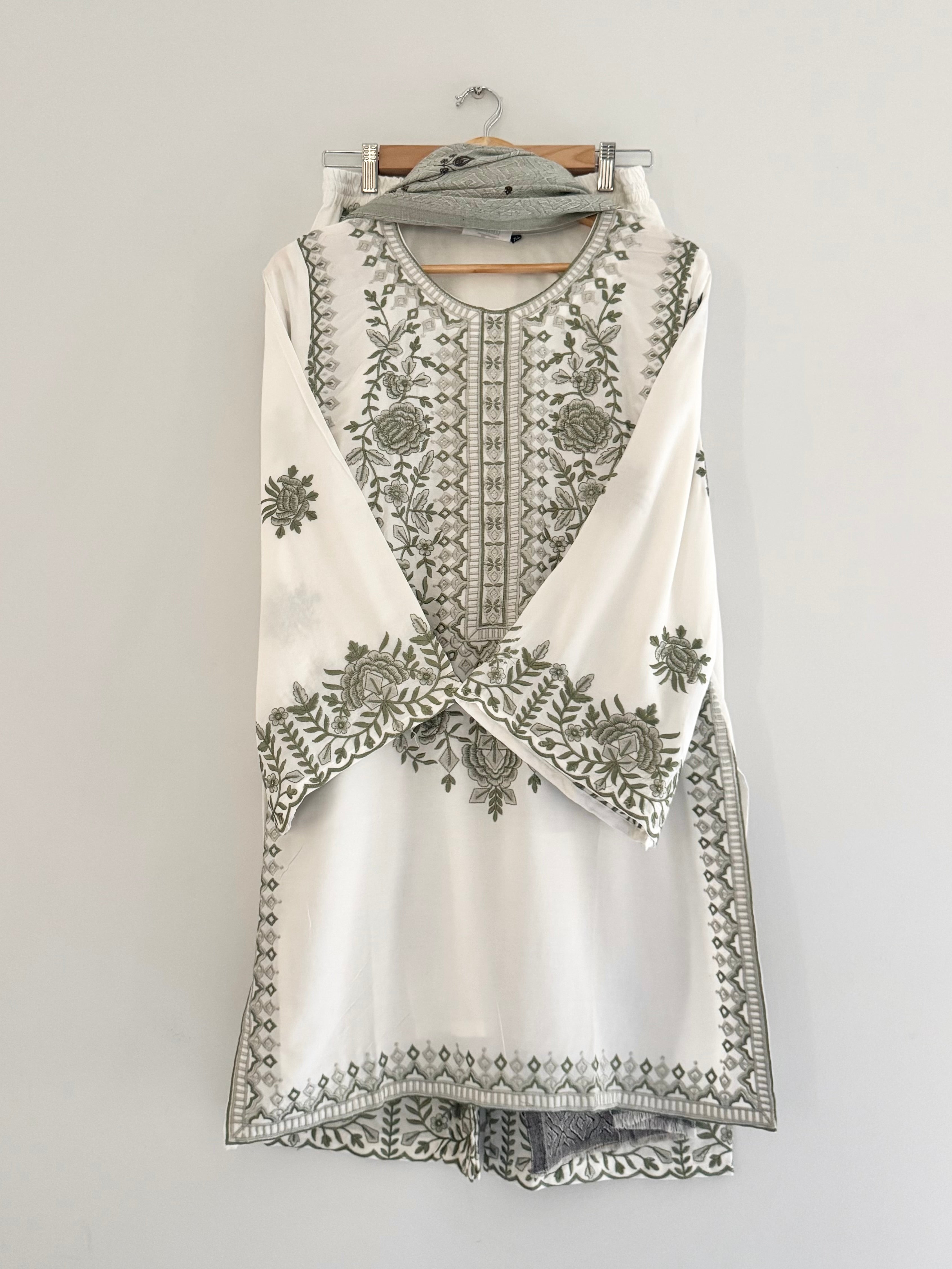 Anisha Suit Set