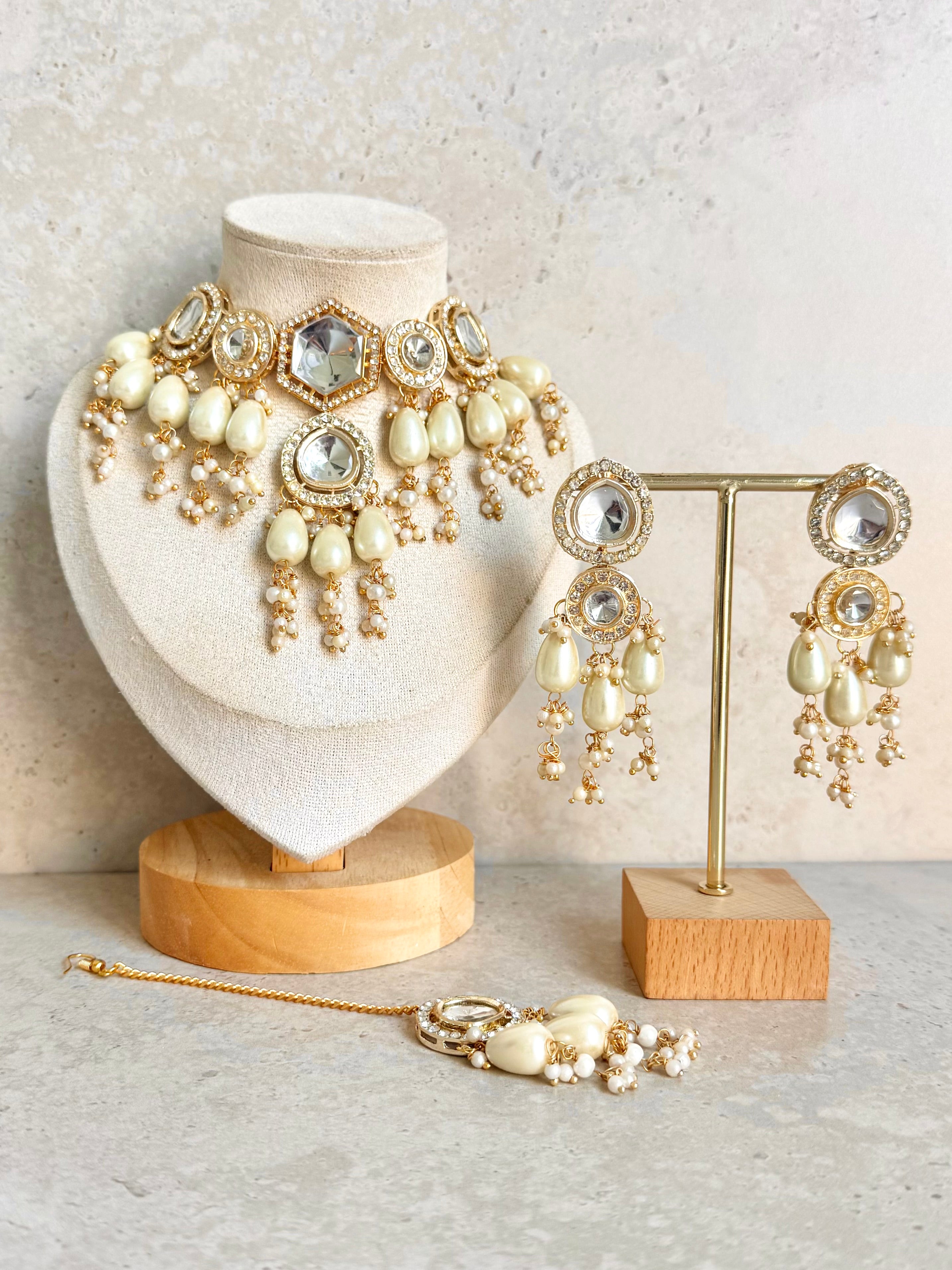 Eman Necklace Set