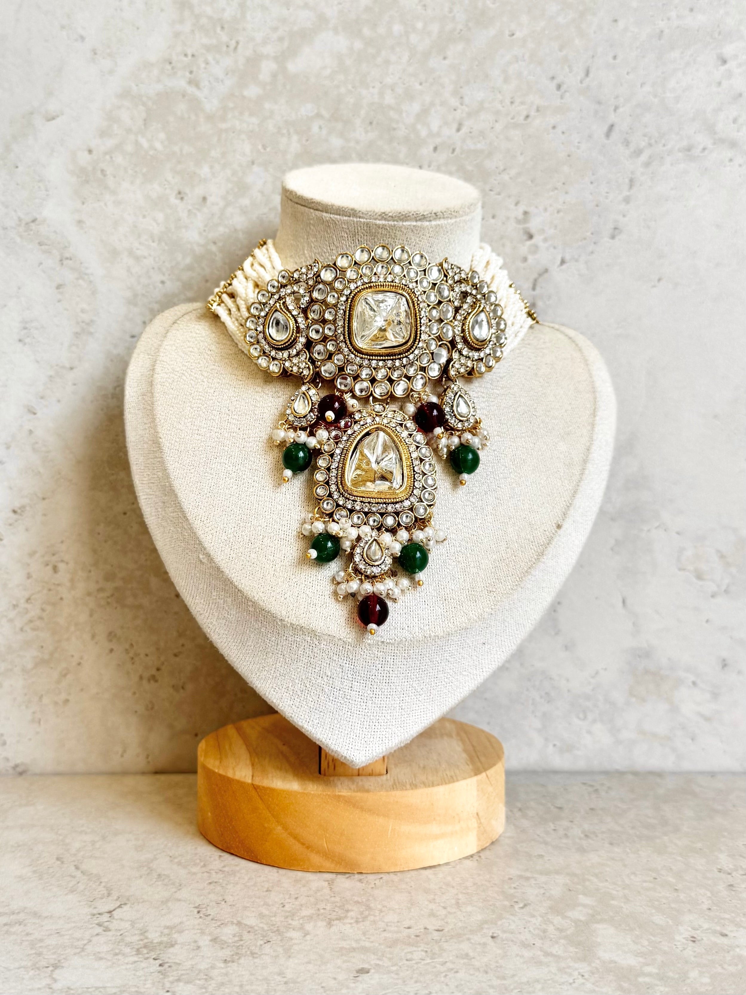 Tasnim Necklace Set