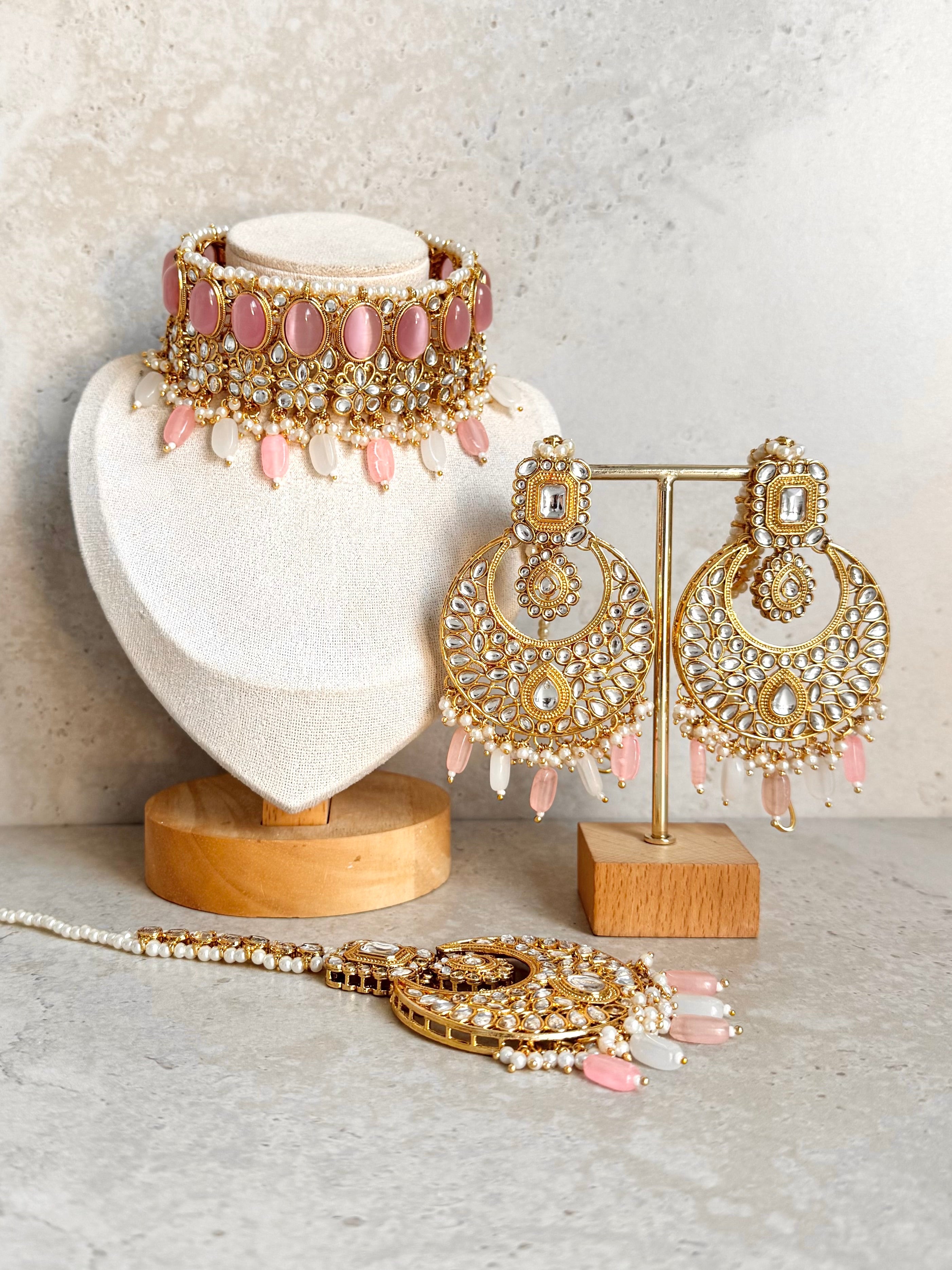 Mehnaz Necklace Set