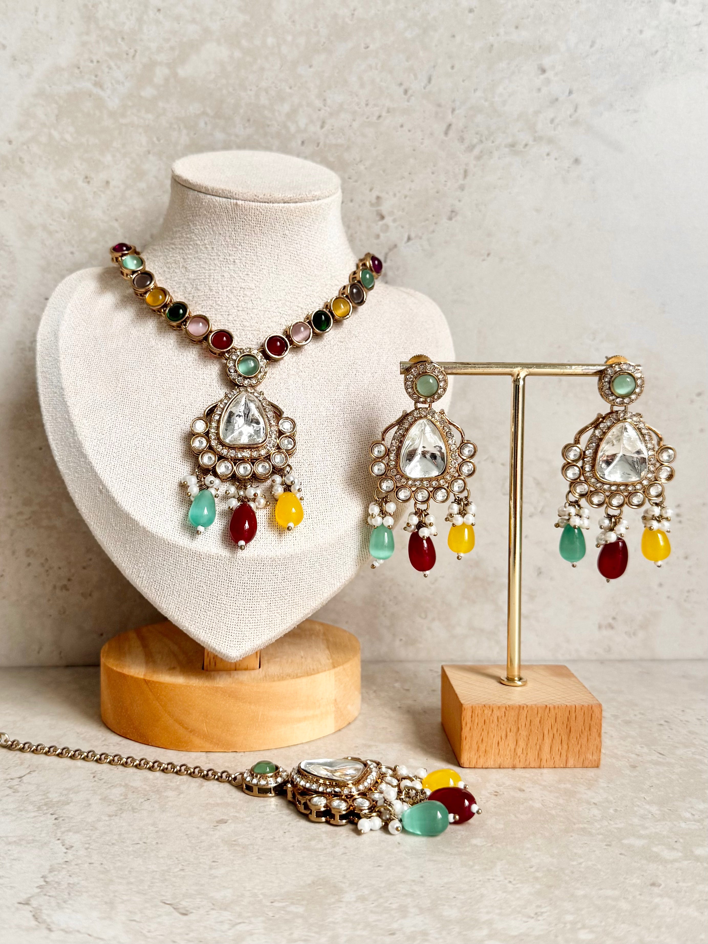Simar Necklace Set