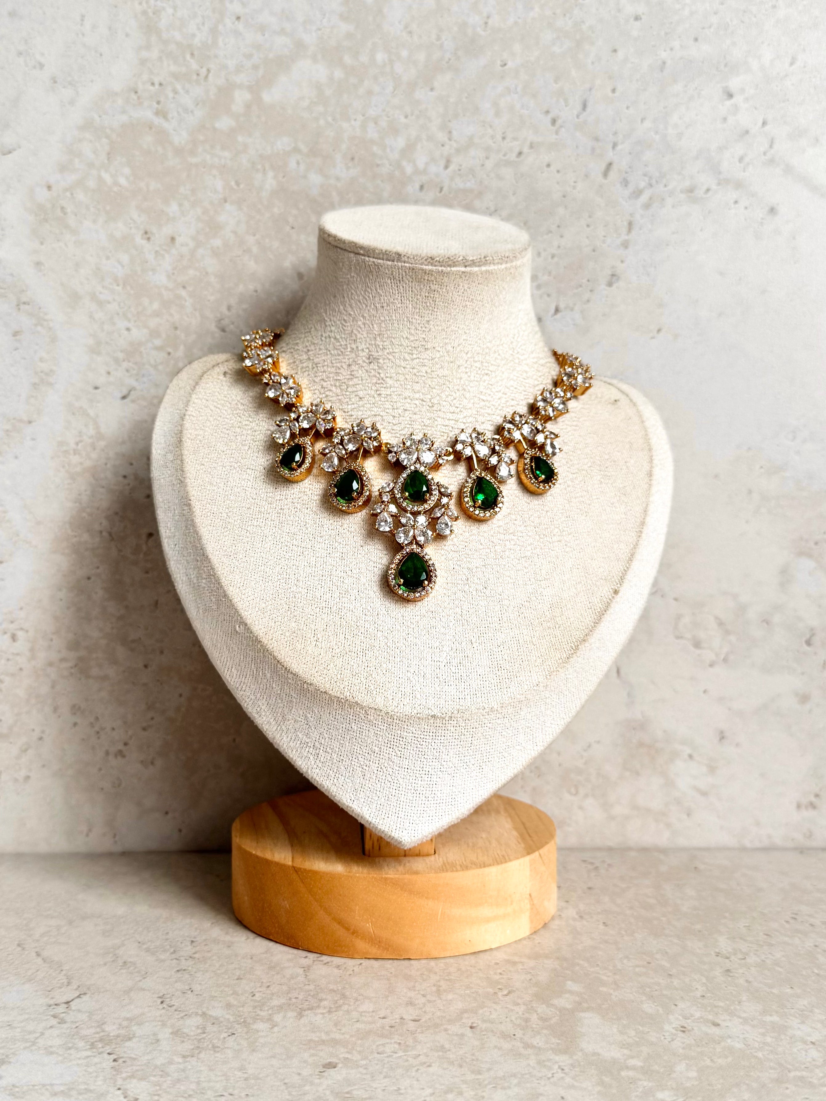 Reena Necklace Set