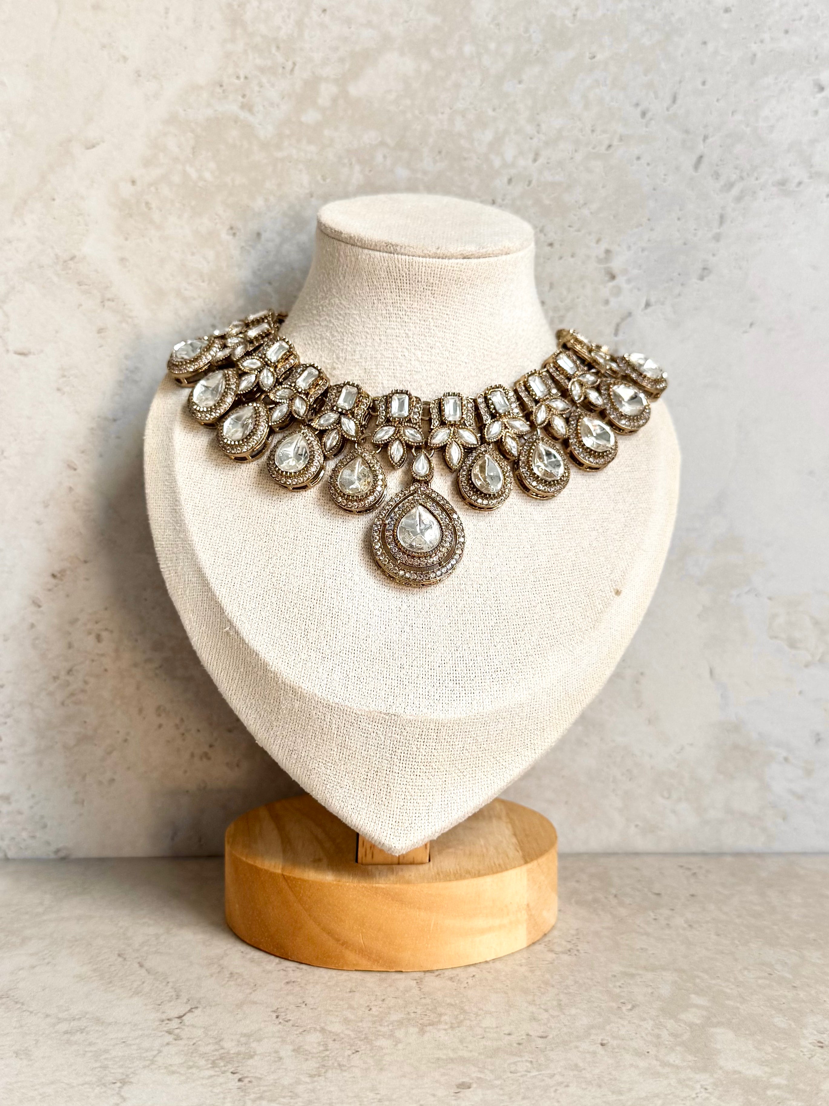 Mira Necklace Set