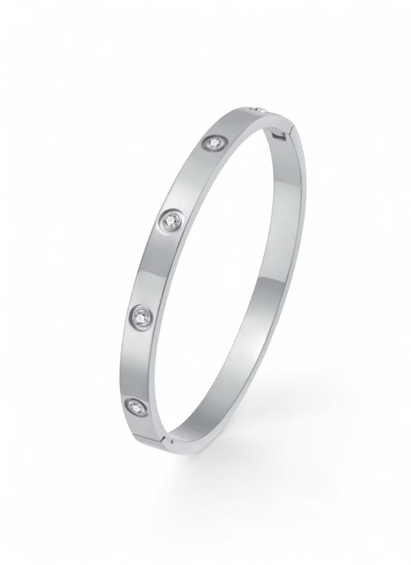 Isabella Bangle