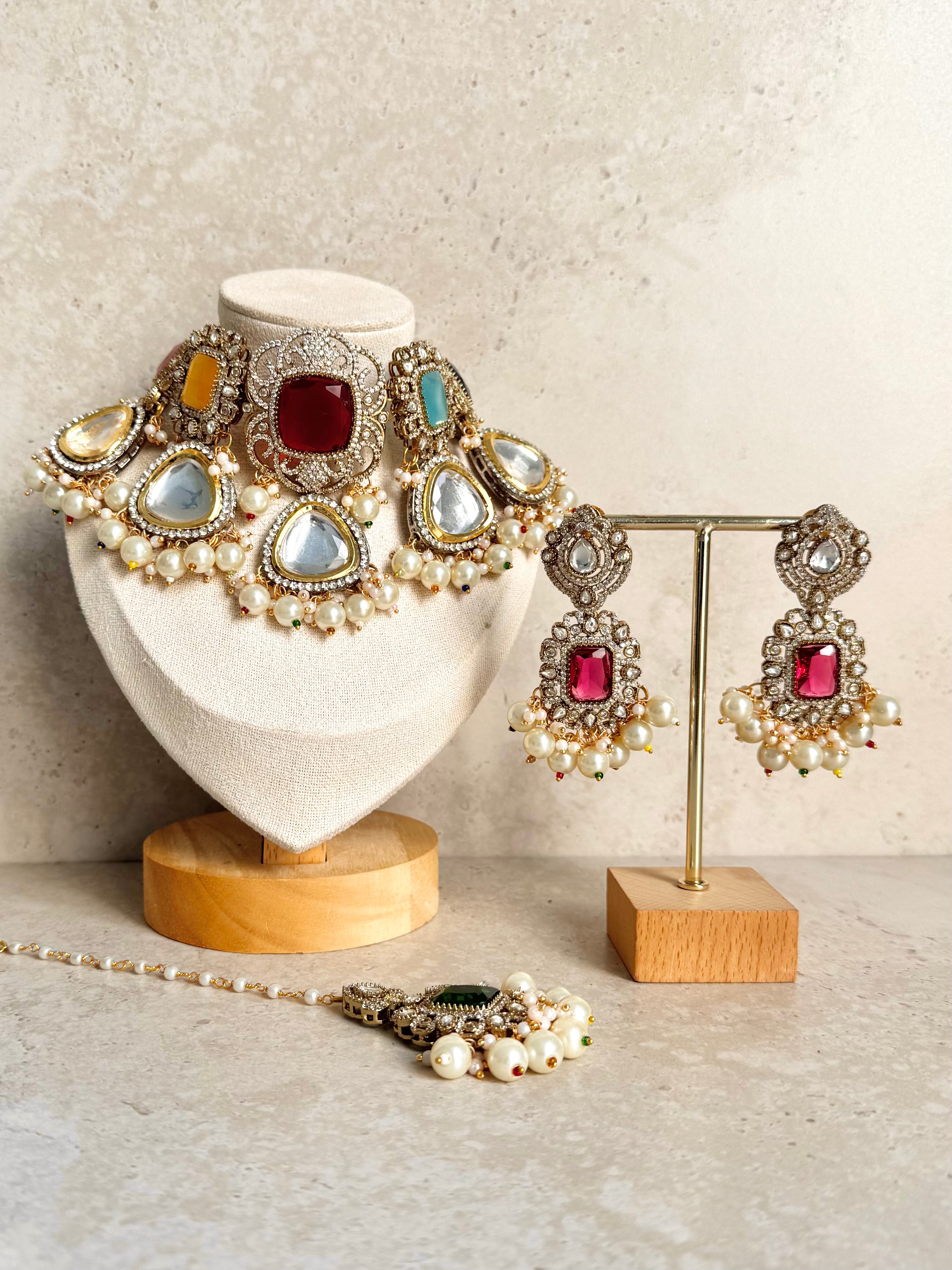 Namneet Necklace Set