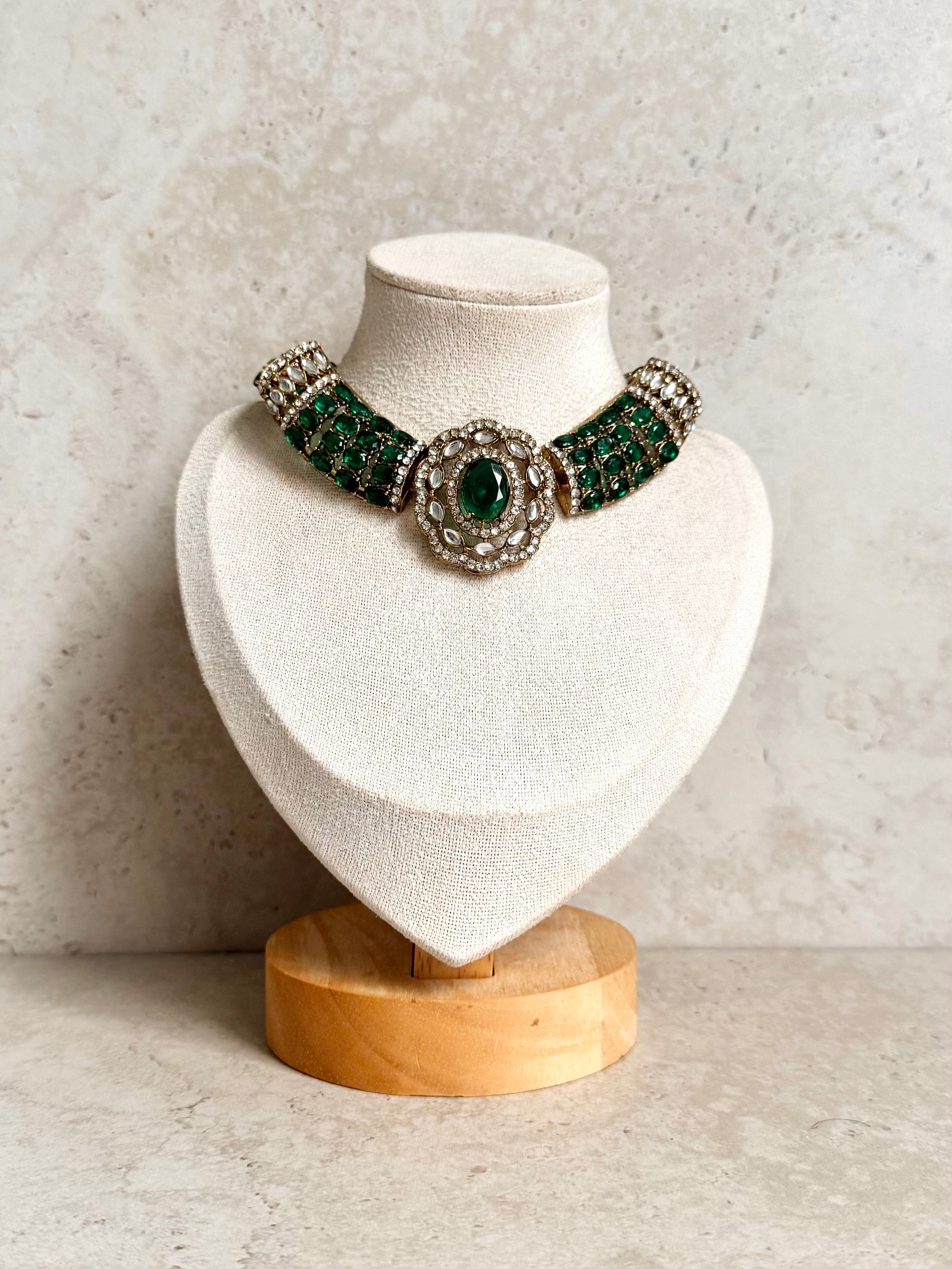 Eman Necklace Set