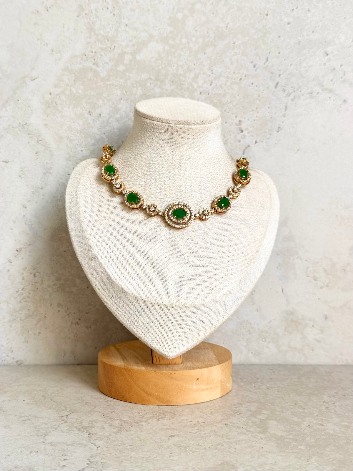 Saloni Necklace Set