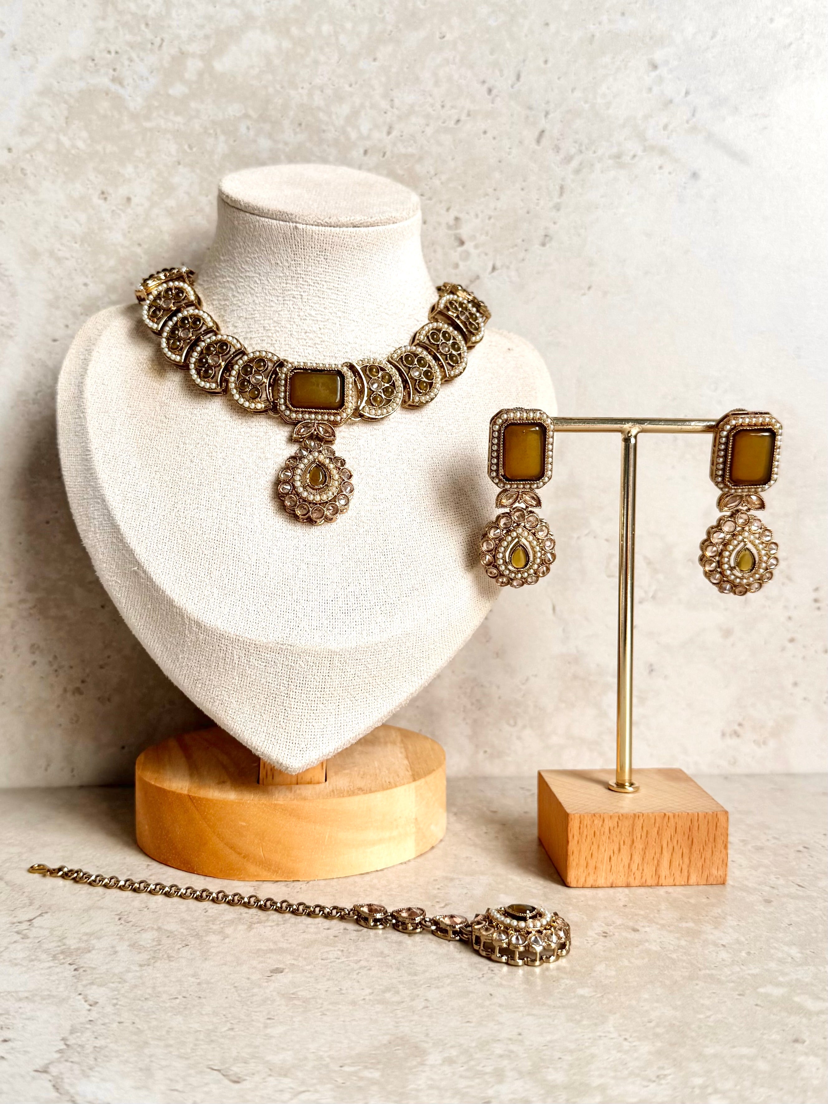 Reem Necklace Set