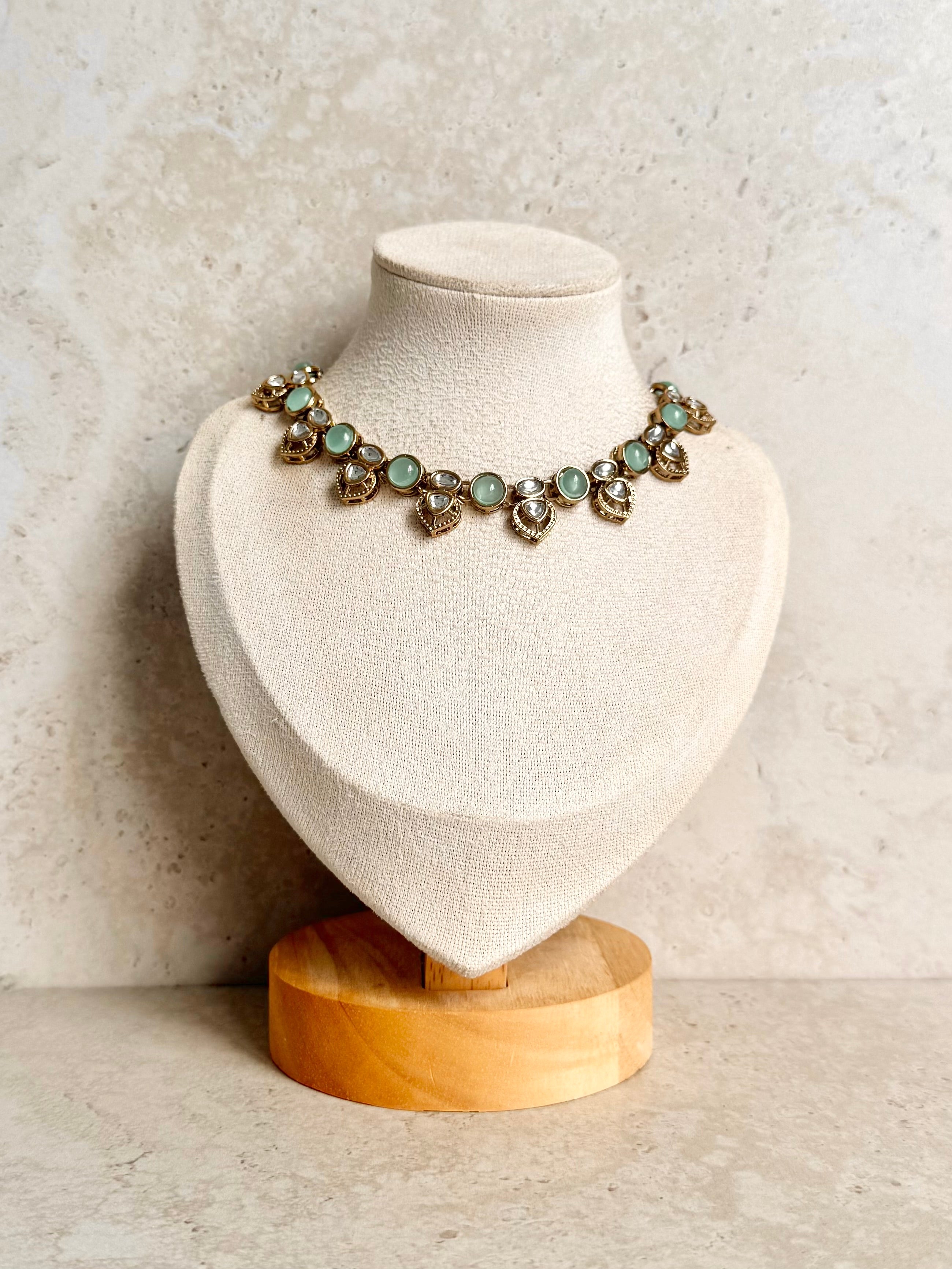 Rubina Necklace Set