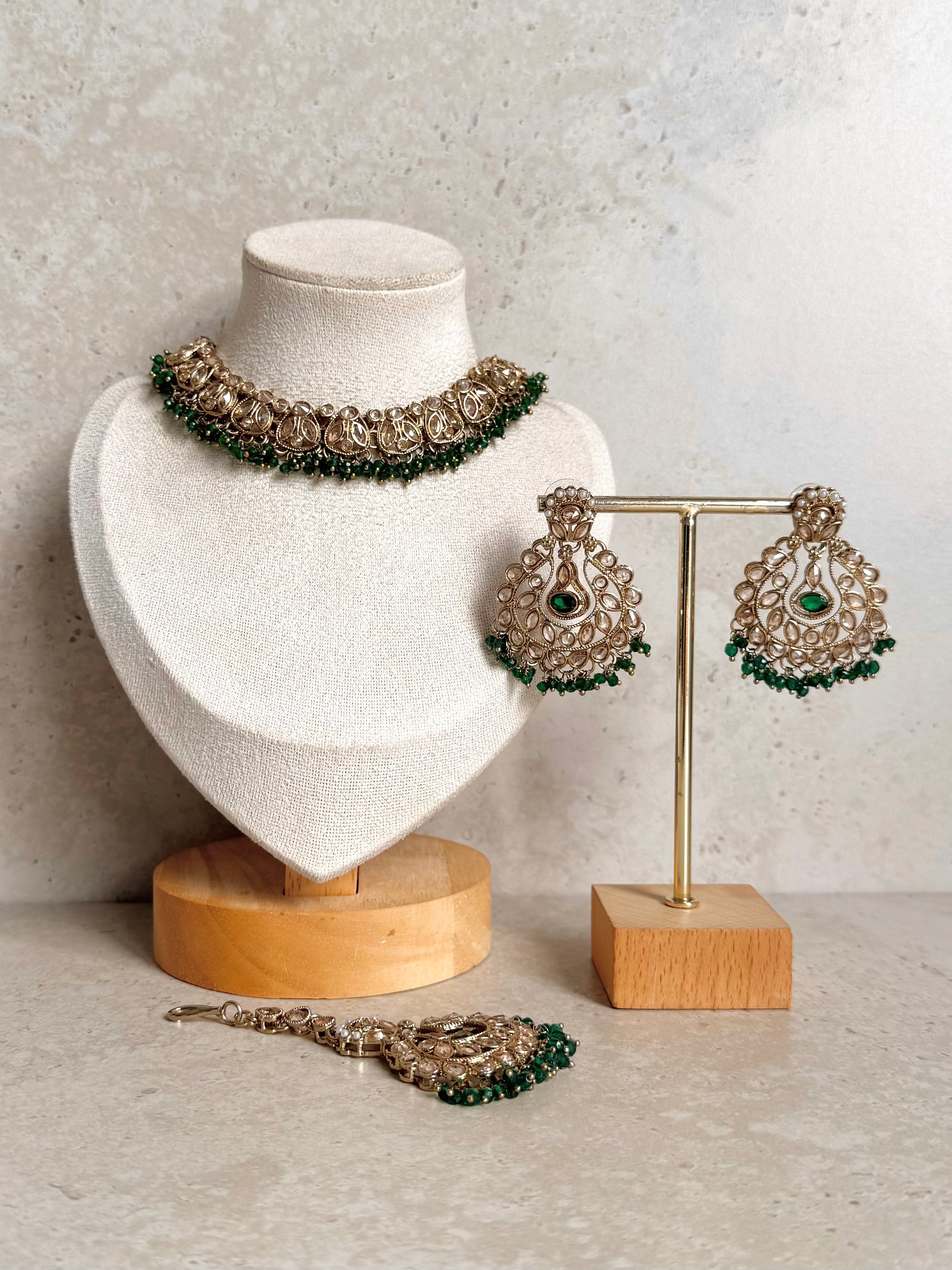 Siya Necklace Set